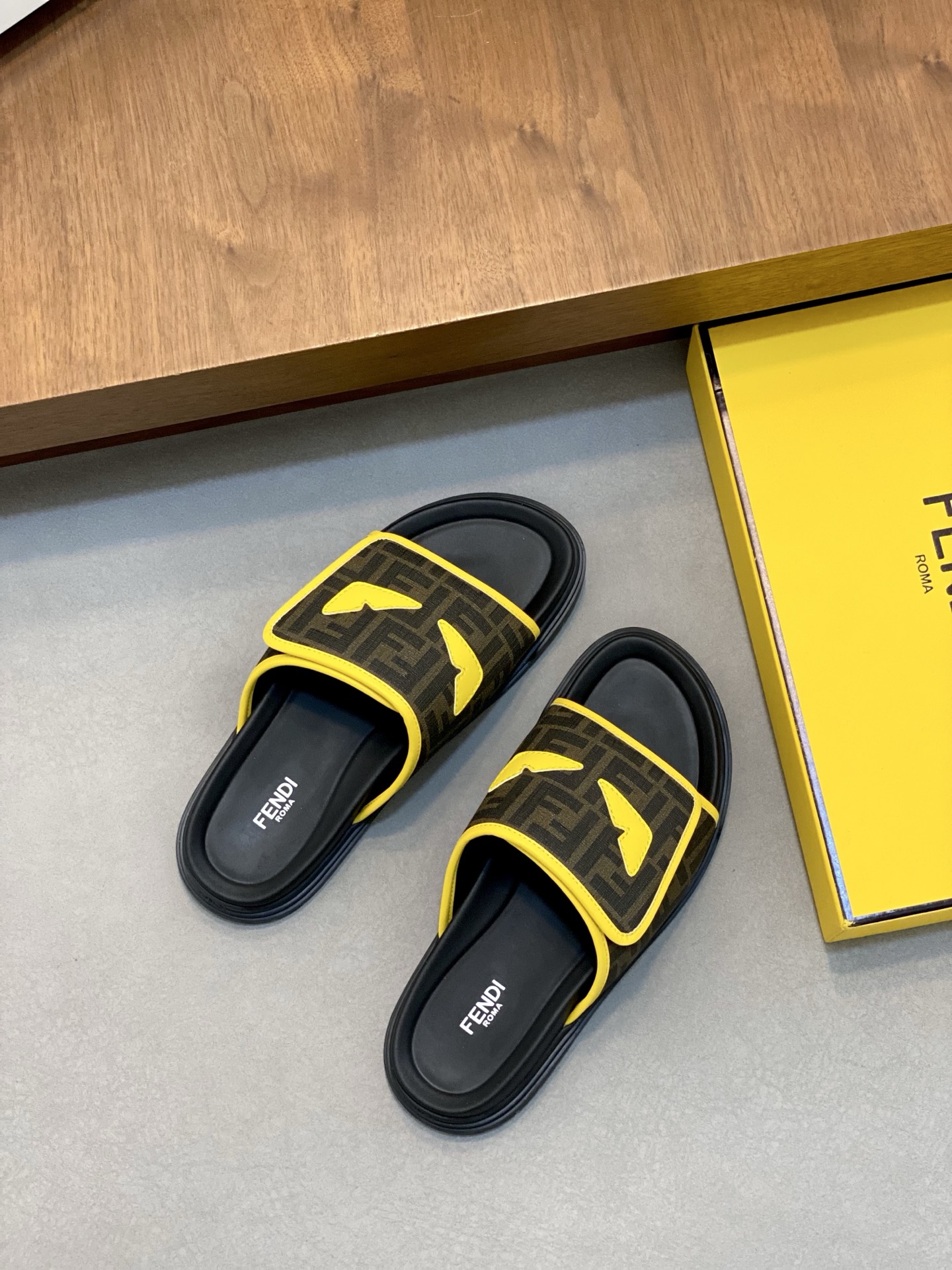 Fendi Monster Slides: Iconic Style, Premium Comfort, and Standout Summer Look 6 i1742228811966 720 0 4