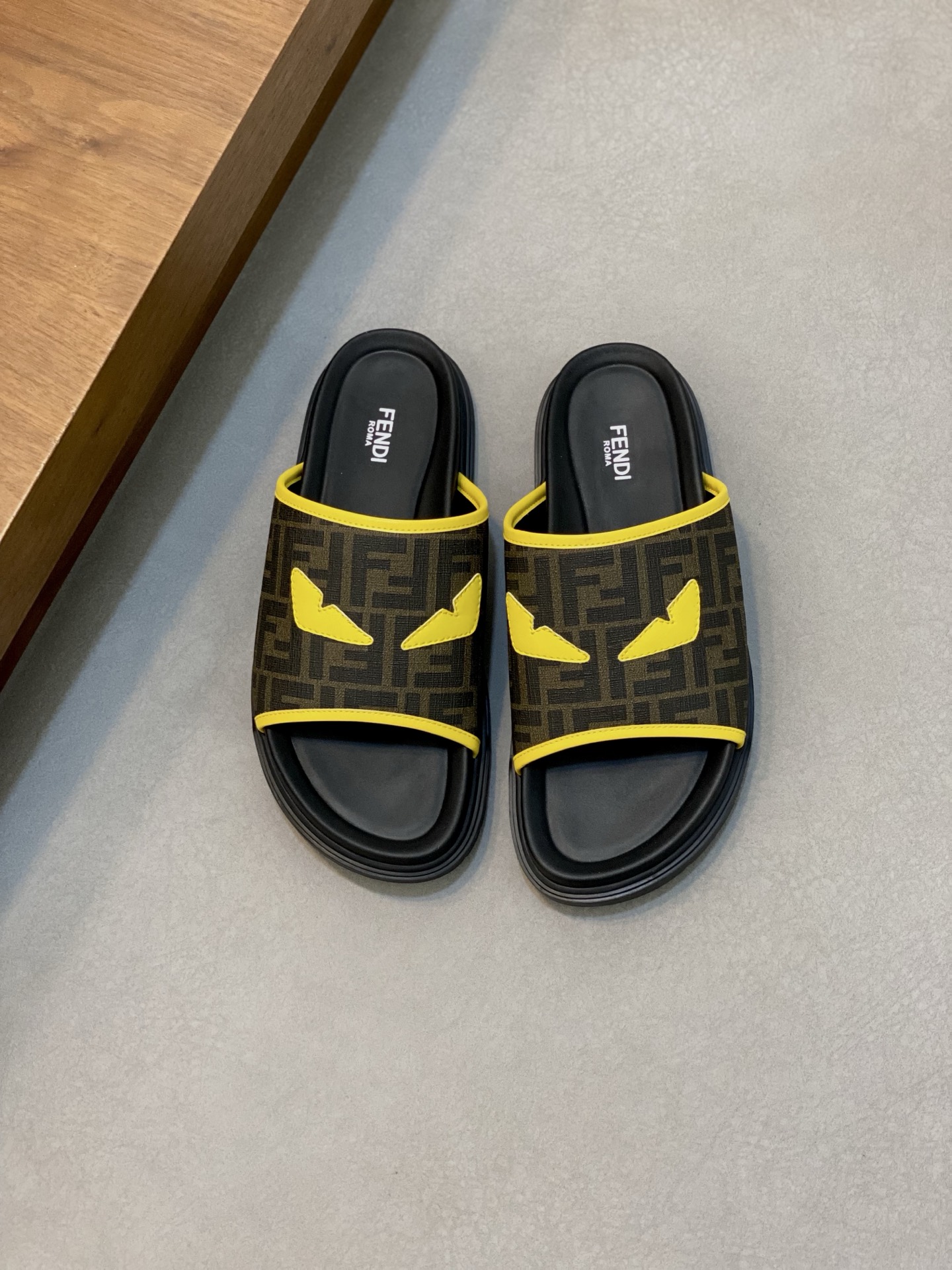 Fendi Monster Slides: Stylish & Comfortable Summer Sandals, Sizes 39-44 2 i1742228868807 3911 0 0