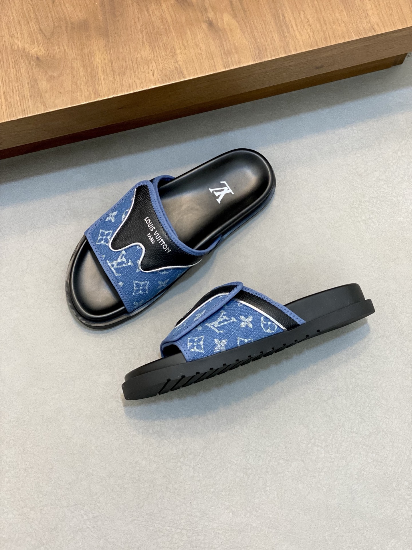Louis Vuitton Monogram Denim Slide Sandal Comfortable Beach Pool Summer Shoes 7 i1742229227362 2944 0 5