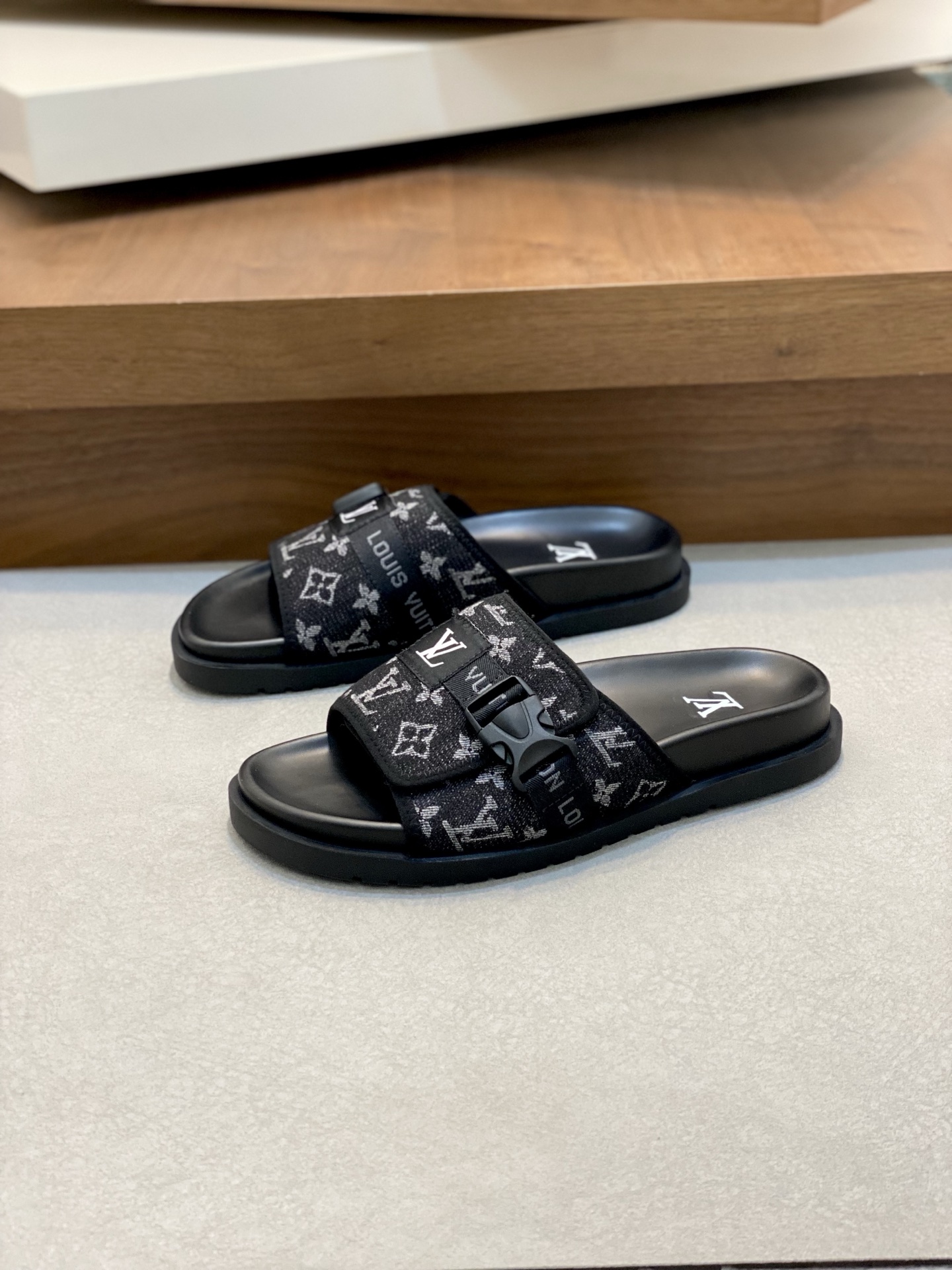 Louis Vuitton Monogram Embossed Rubber Slides Comfortable Sandals 4 i1742229289723 269 0 2