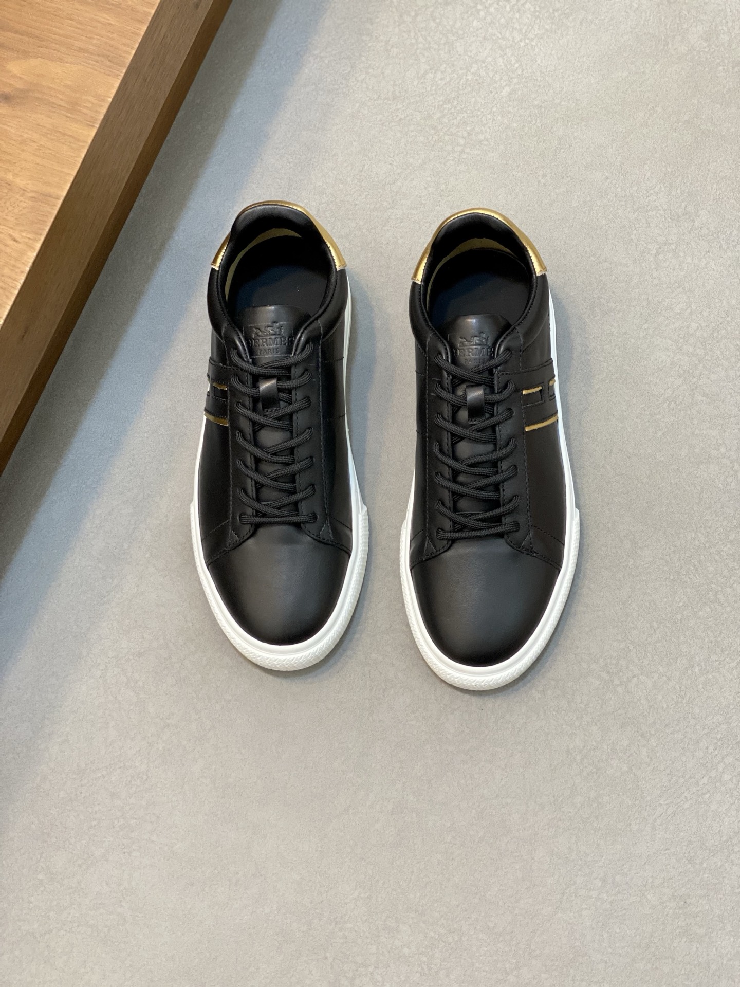 NO:222321,Brand HERMES original color matching, size 38-44 custom made 45 price, material Hermes 2025 new model, boutique casual shoes, upper cowhide, create full cowhide footbed cowhide inner style, dynamic original, Hermes comfortable sole, simple and generous sports and leisure, Hermes casual shoes, hermes, hermes, cowhide19860909品牌HERMES 颜色原版配色 码数38-44定做45 价格 材质爱马仕2025新款 精品 休闲鞋 鞋面牛皮打造全牛皮垫脚牛皮内里版型时尚 动感十足原版 爱马仕舒适大底 简洁大方运动休闲,爱马仕 休闲鞋,hermes,hermes,cowhide,Men's shoes