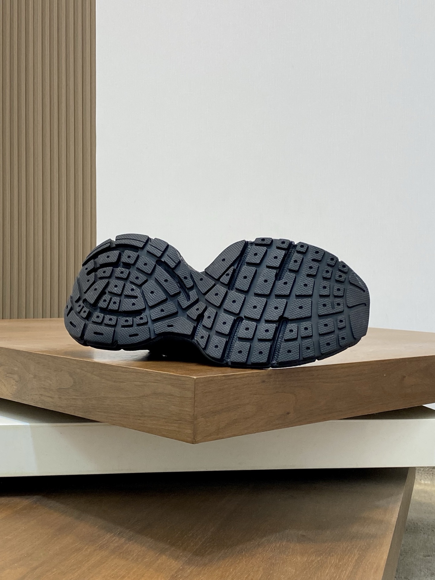 Balenciaga 3XL Extreme Laces Sneakers - Retro Style with Added Straps 10 i1742400960607 9340 0 8