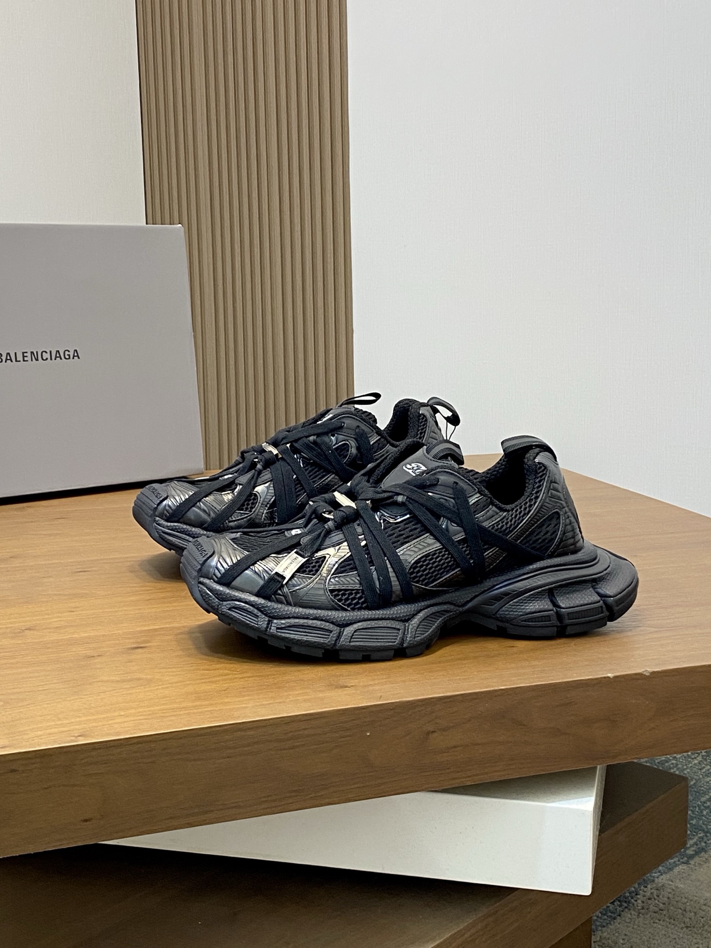 Balenciaga 3XL Extreme Laces Sneakers - Retro Style with Added Straps 4 i1742400970460 1273 0 2