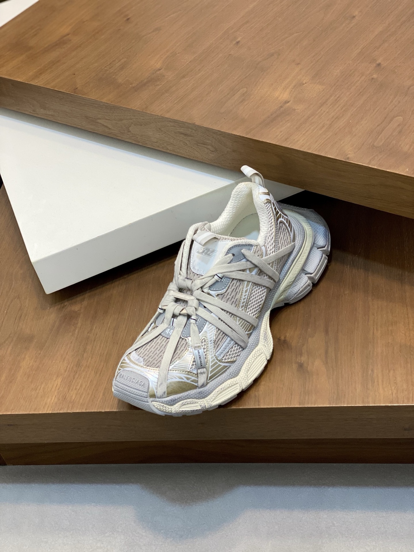 Balenciaga 3XL Extreme Laces Sneakers - Iconic Design, Ultimate Comfort 7 i1742401085016 7787 0 5
