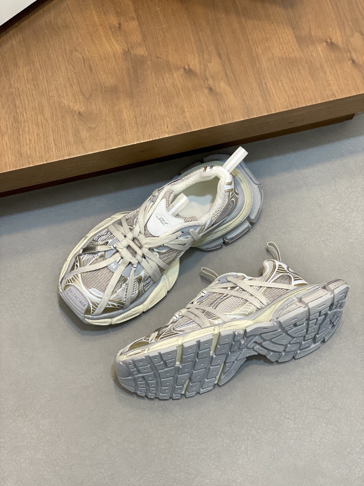 Balenciaga 3XL Extreme Laces Sneakers - Iconic Design, Ultimate Comfort 6 i1742401091563 6374 0 4