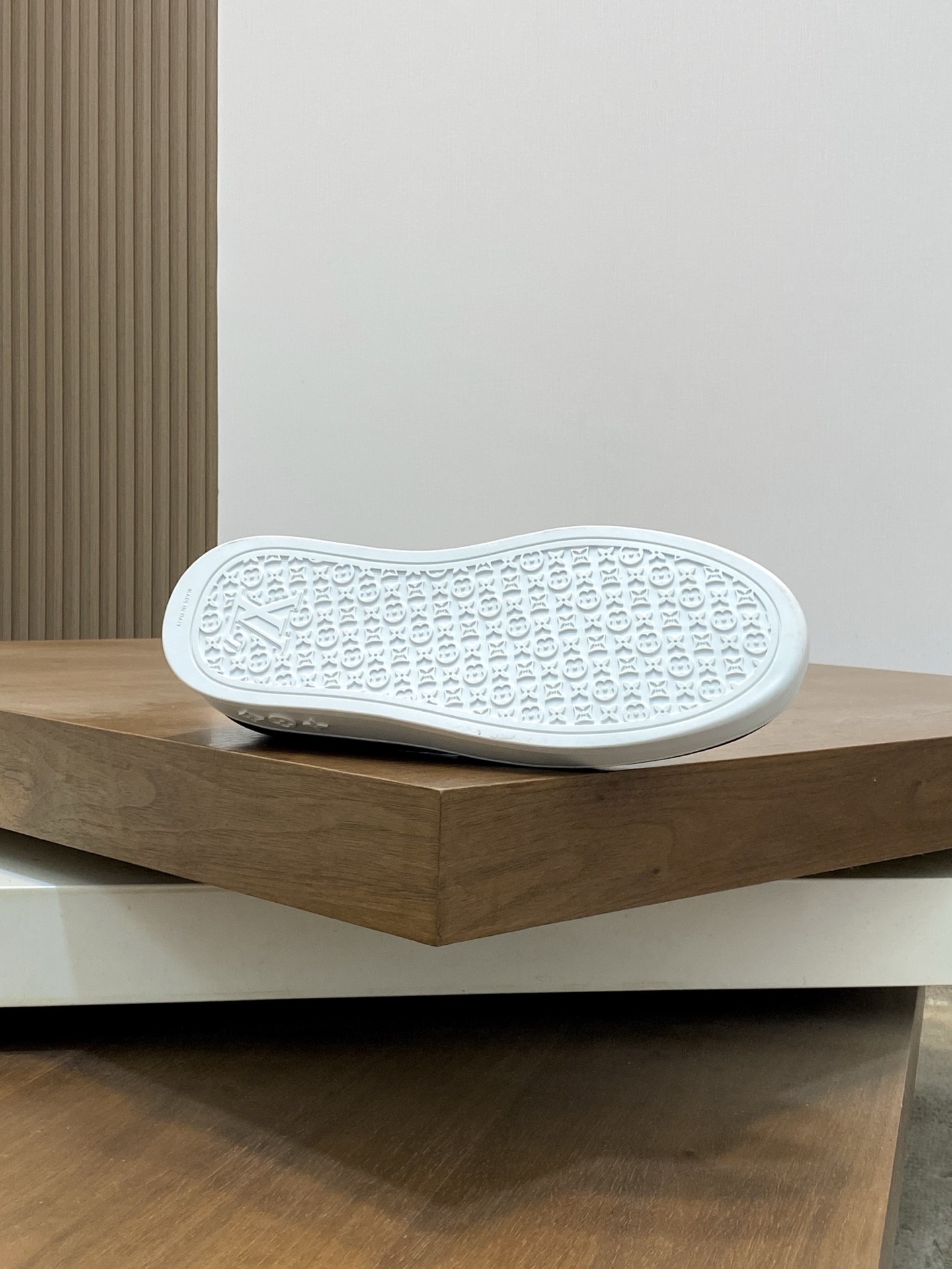 Louis Vuitton Men's Leather Loafers, Slip-On Style, Comfortable and Durable 10 i1742401275967 1357 0 8