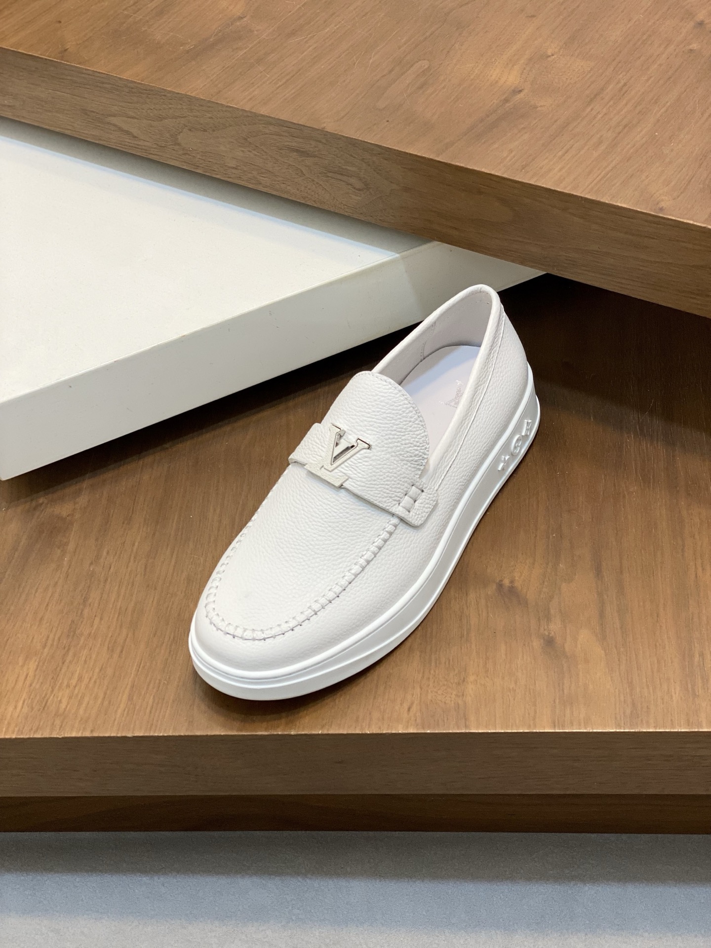 Louis Vuitton White Leather Casual Loafers, Fashionable Men's Shoes Size 38-45 7 i1742401374552 7023 0 5