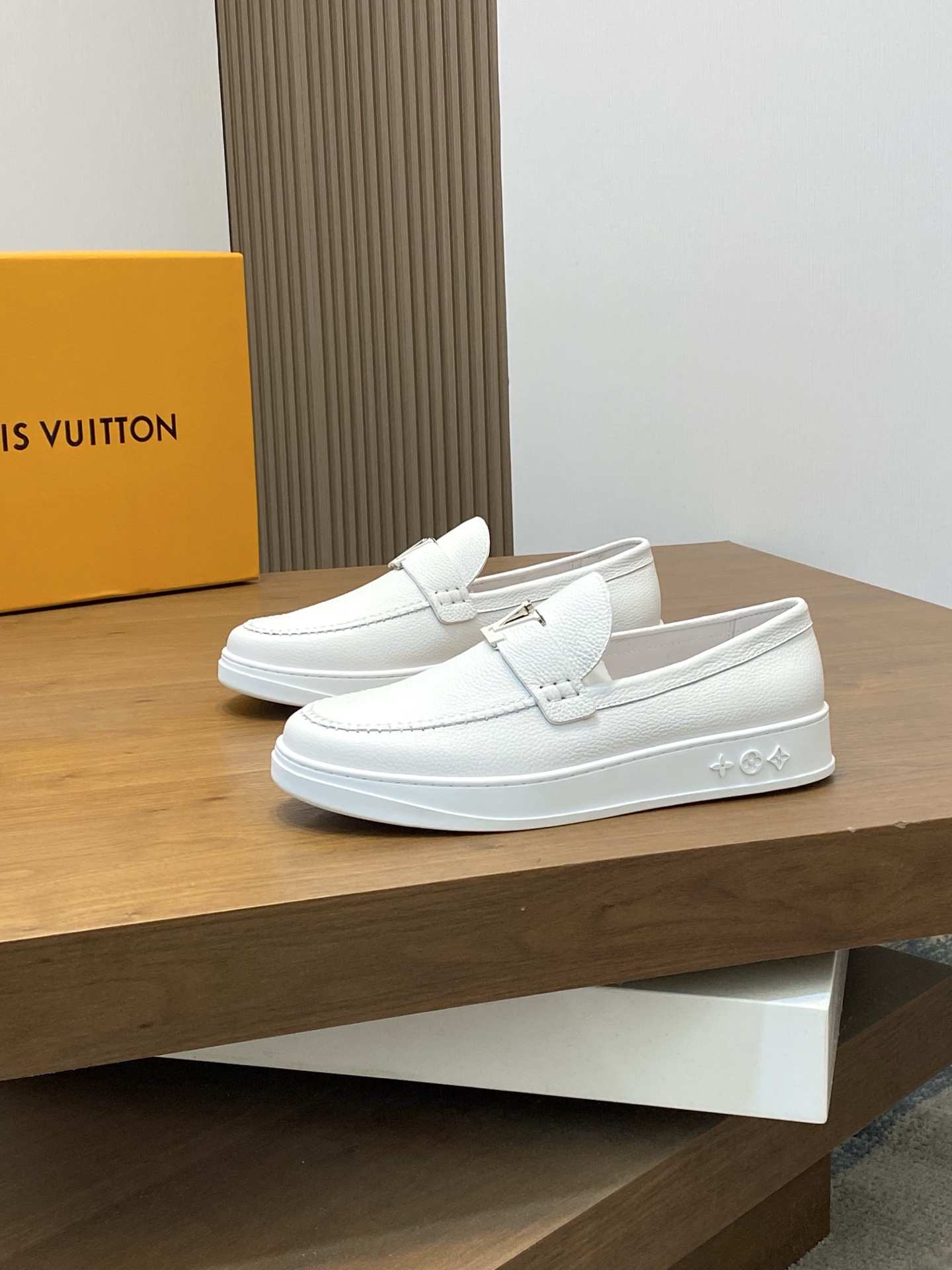 Louis Vuitton White Leather Casual Loafers, Fashionable Men's Shoes Size 38-45 4 i1742401374663 8443 0 2