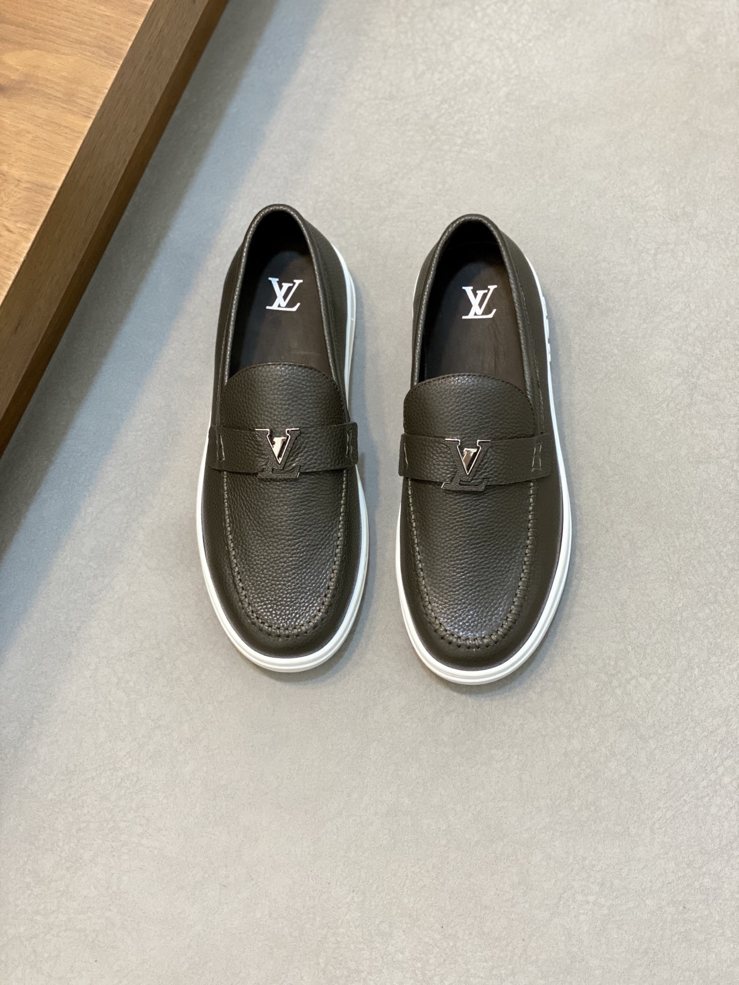 Louis Vuitton Men's Casual Loafers in Brown Leather - Size 38-45 2 i1742401400078 7987 0 0