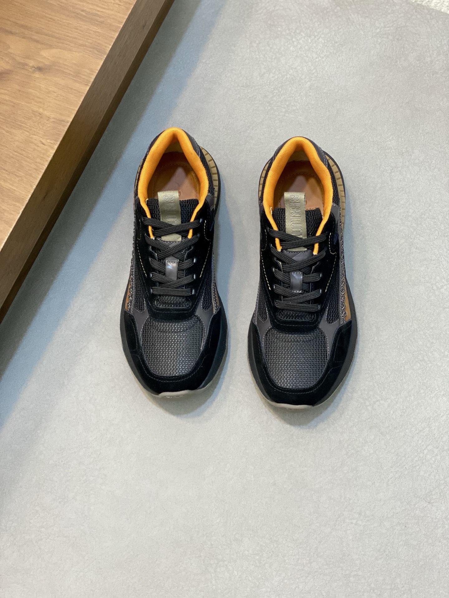 NO:222140,Brand Berluti Color Original Color Size 39-44 Customized 38.45 Price Material Berluti 2025 New Model High-end Top · Original Single Ber* Berluti French Top Men's Shoes, Berluti's Brand's debut broke the convention and launched a new Edge last. This bold improvement of the iconic last is of great significance to its unique shape and width of the side. On Alessandro shoes, this angular outline is more perspective-like by Kris' bold and professional new Cloudy dyeing. It is both business and casual. Classic and fashionable!  The handwritten patterns on the shoe body add a lot of color, Berluti, christian louboutin, Dolce & Gabbana19860909品牌Berluti 颜色原版配色 码数39-44定做38.45 价格 材质伯尔鲁帝2025新款 高端 顶级·原单Ber*布鲁提法国顶级男鞋,Berluti品牌的首秀中打破常规,推出全新的Edge鞋楦.标志性鞋楦的这种大胆改良,对于其独特形状和边宽创意工作意义重大、在Alessandro鞋履上,这种棱角分明的轮廓经Kris大胆专业的全新Cloudy 染色显得更有透视感.既商务又休闲.经典时尚！鞋身的手写纹更为其增色不少,Berluti 布鲁提,christian louboutin,Dolce&Gabbana,Men's shoes