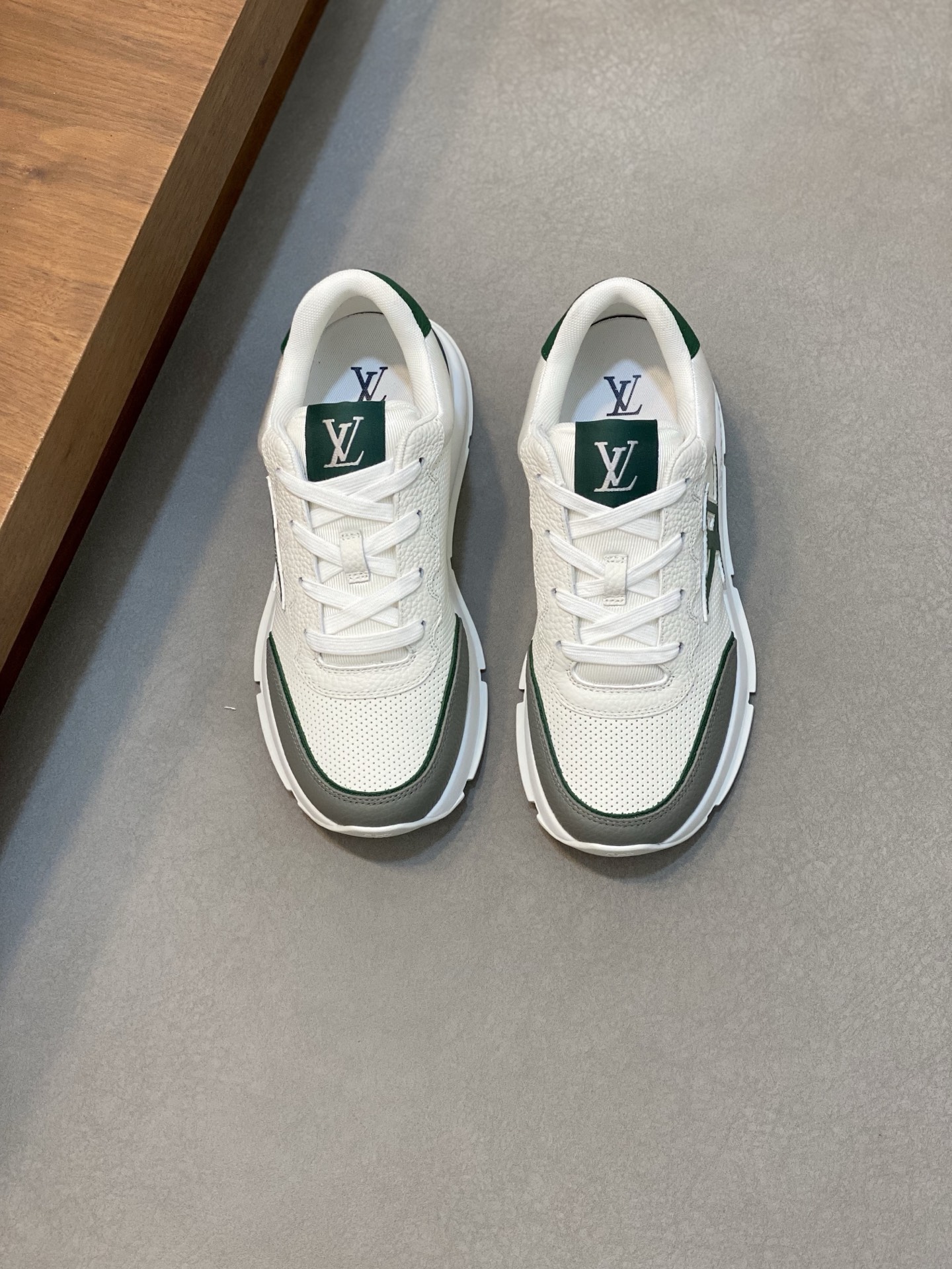 NO:222307,Brand LOUIS VUITTON original color matching code number 39-45 customized 38.46 price Material new Louis Vuitton casual shoes!  The original single-quality Labon craft upper is made of imported cowhide with breathable mesh fabric inner style. Simple and atmospheric original LV ultra-light sole, Louis Vuitton, louis vuitton, louis vuitton, louis vuitton, louis vuitton, cowhide19860909品牌LOUIS VUITTON 颜色原版配色 码数39-45定做38.46 价格 材质路易威登新款 休闲鞋！原单品质拉邦工艺鞋面采用进口牛皮搭配透气网布内里版型时尚 简单大气原版LV超轻大底,路易威登,louis vuitton,louis vuitton,louis vuitton,cowhide,Men's shoes