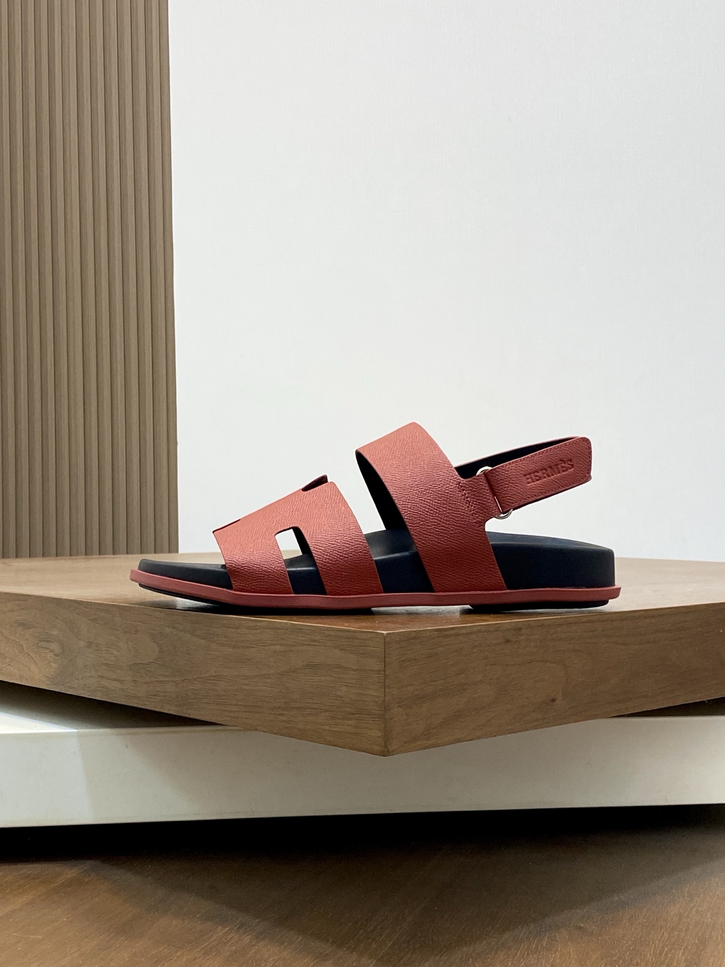 Hermès Men's Chypre Leather Sandals Comfortable and Durable Rubber Sole 3 i1742834573281 3436 0 1