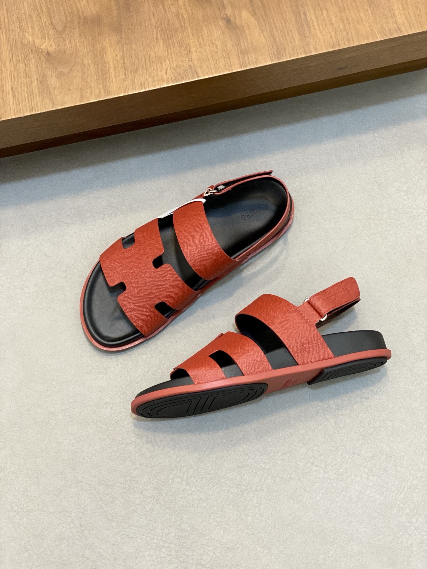 Hermès Men's Chypre Leather Sandals Comfortable and Durable Rubber Sole 7 i1742834578319 5825 0 5