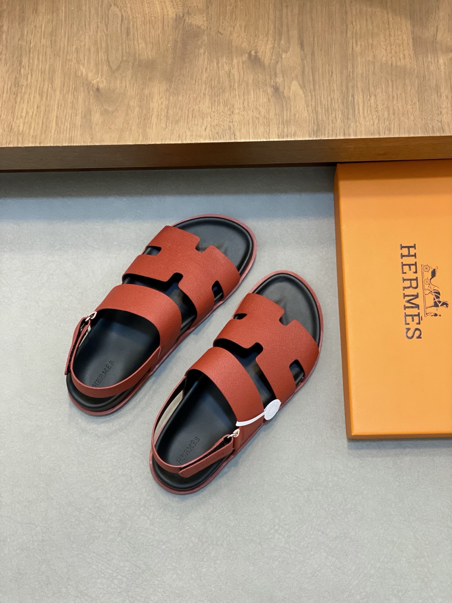 Hermès Men's Chypre Leather Sandals Comfortable and Durable Rubber Sole 6 i1742834578663 6067 0 4