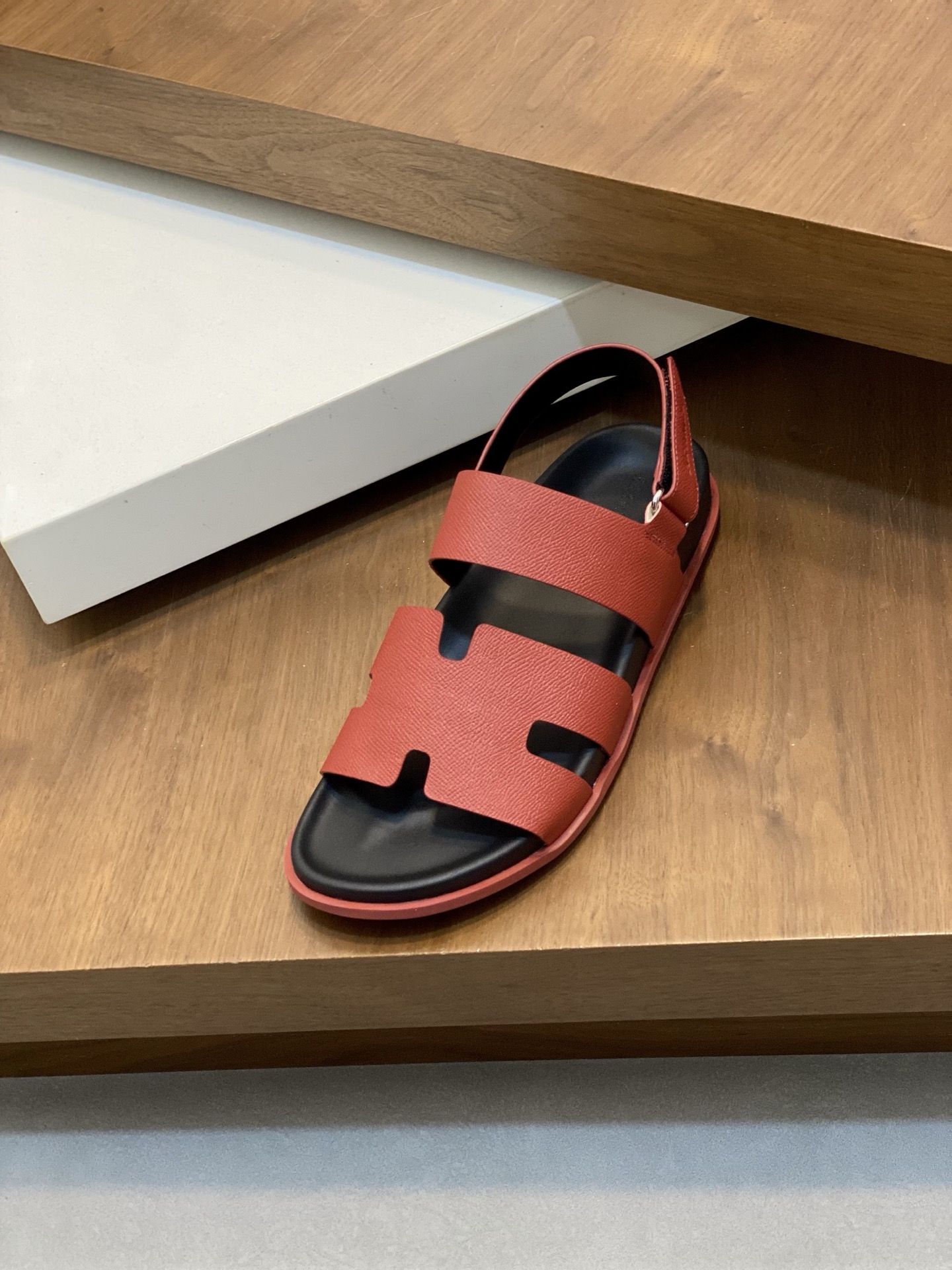 Hermès Men's Chypre Leather Sandals Comfortable and Durable Rubber Sole 10 i1742834584944 9301 0 8