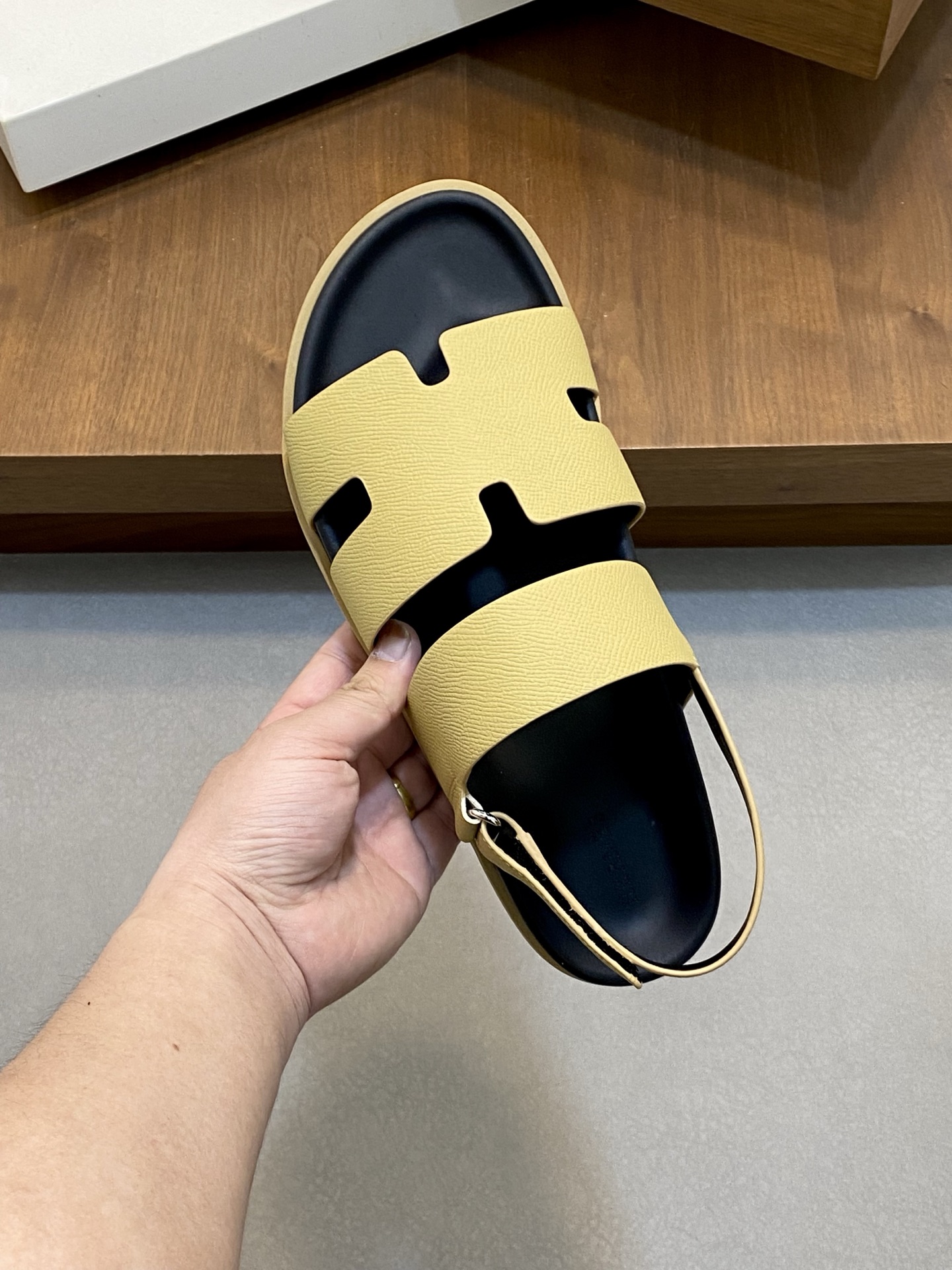 Elegant Hermes Leather Sandals for Women, Comfortable & Stylish Summer Slides 8 i1742834621173 9301 0 6