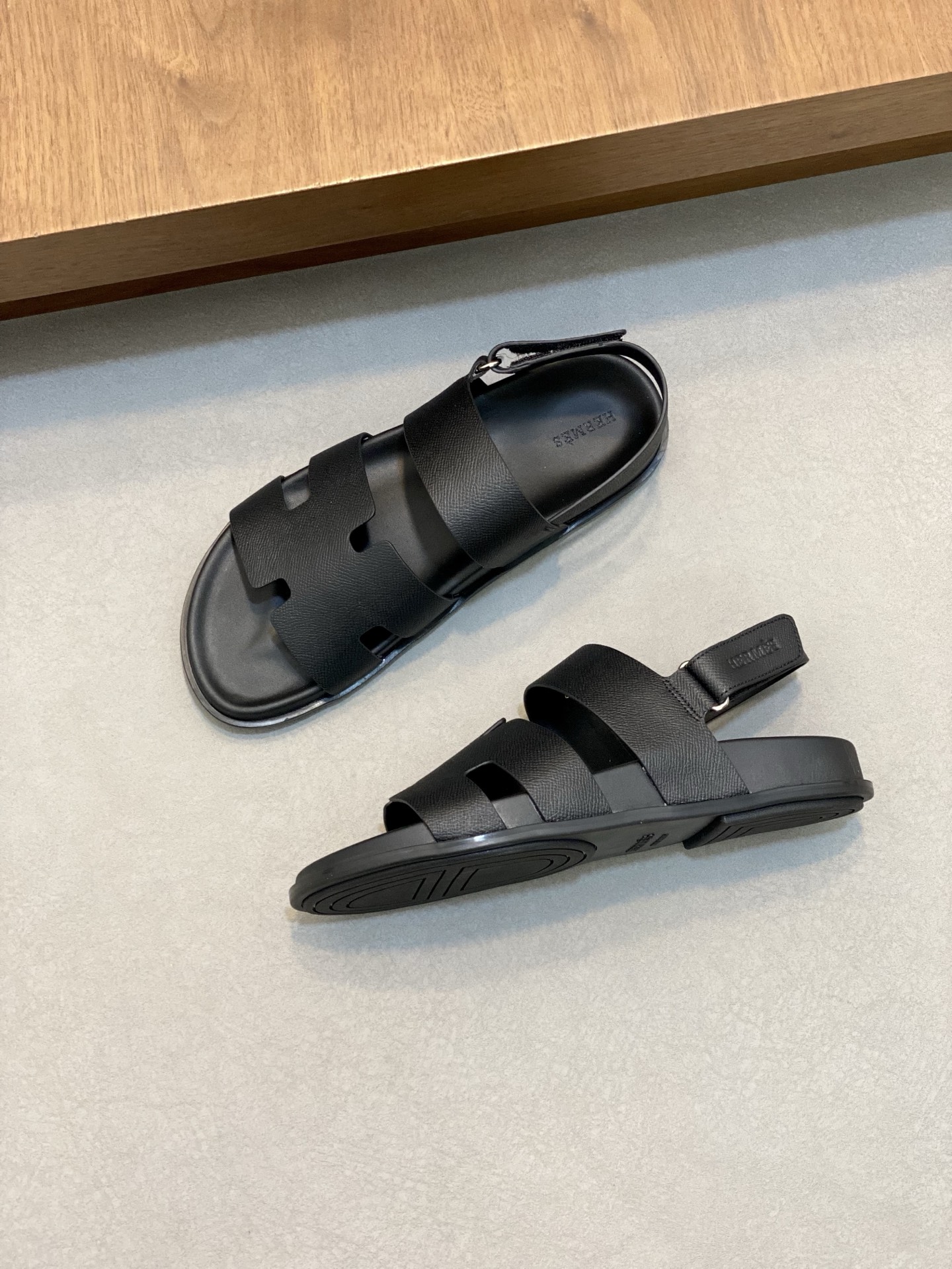 Elegant Hermes Leather Sandals For Men | Durable & Stylish Design 7 i1742834640146 5294 0 5