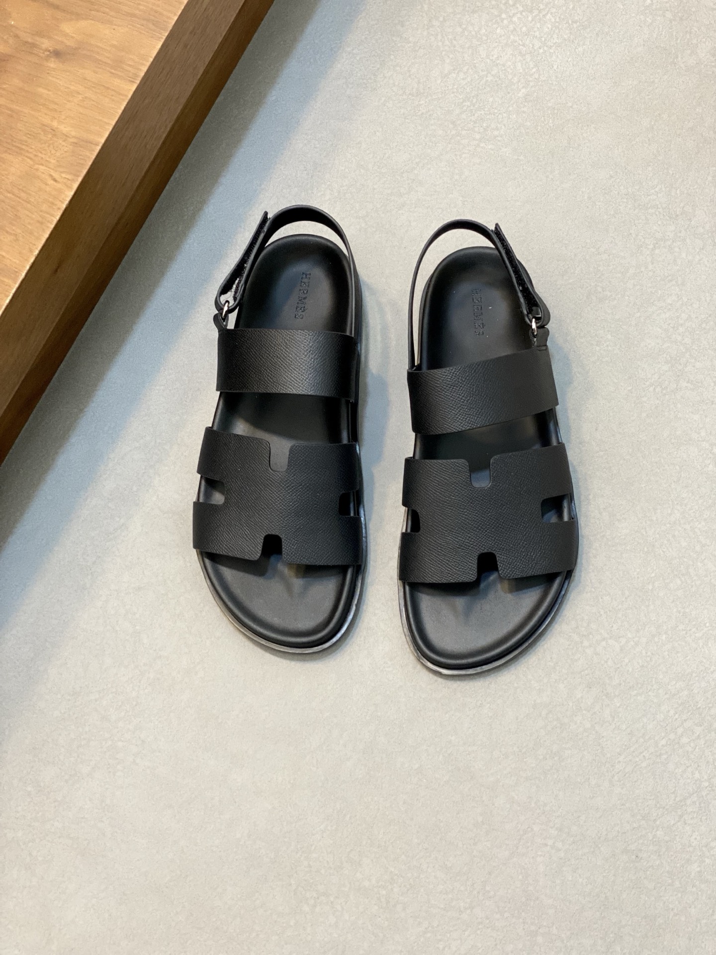 Elegant Hermes Leather Sandals For Men | Durable & Stylish Design 2 i1742834644704 3180 0 0