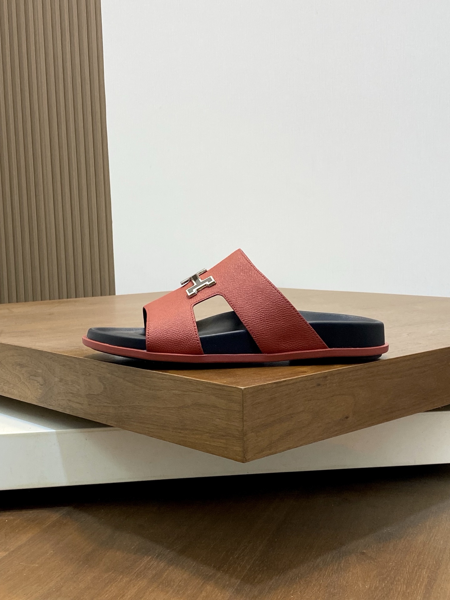 Hermes Men's Leather Slides Sandals | Stylish & Durable Footwear 3 i1742834771617 2721 0 1