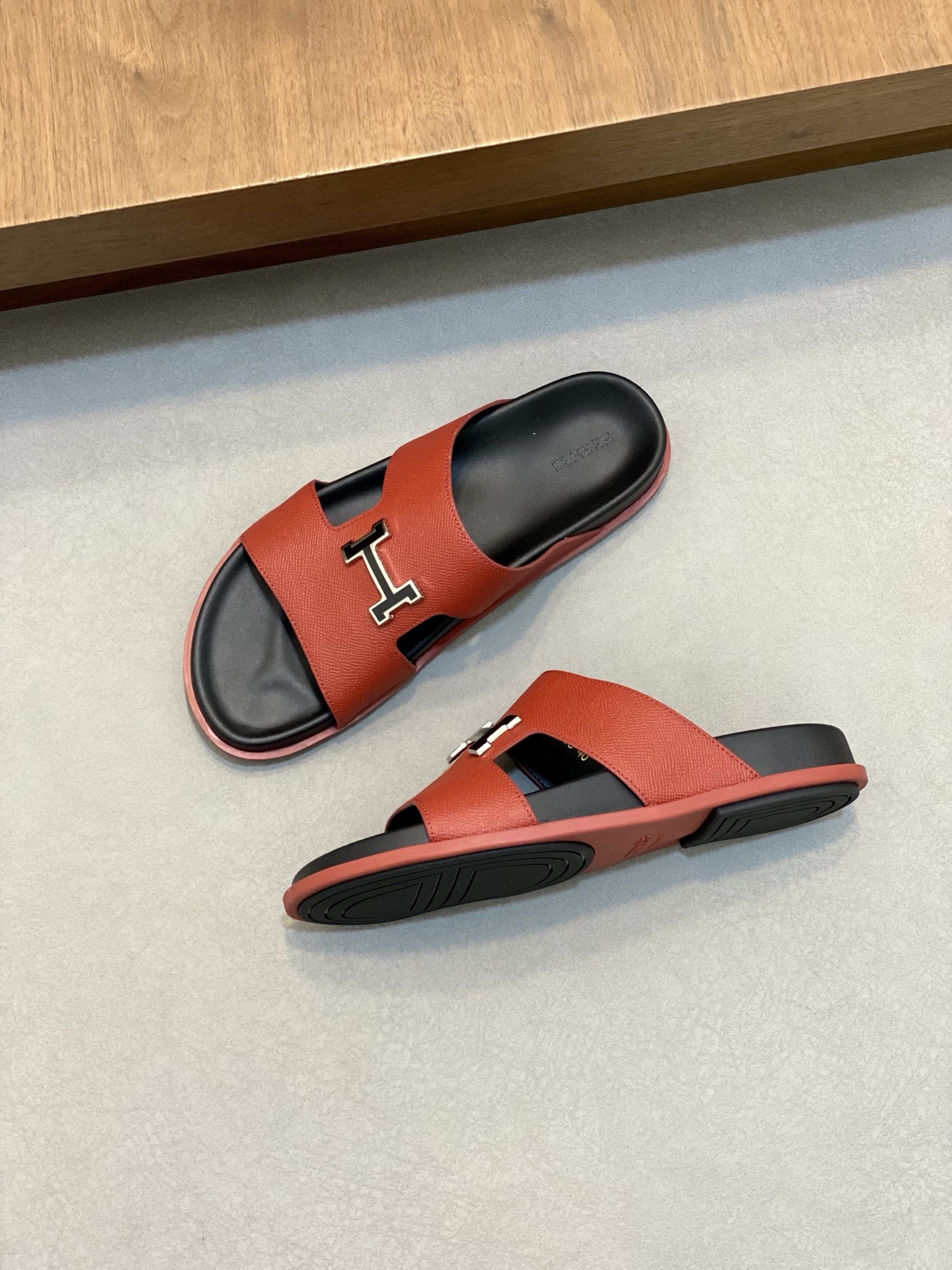 Hermes Men's Leather Slides Sandals | Stylish & Durable Footwear 7 i1742834777086 8536 0 5