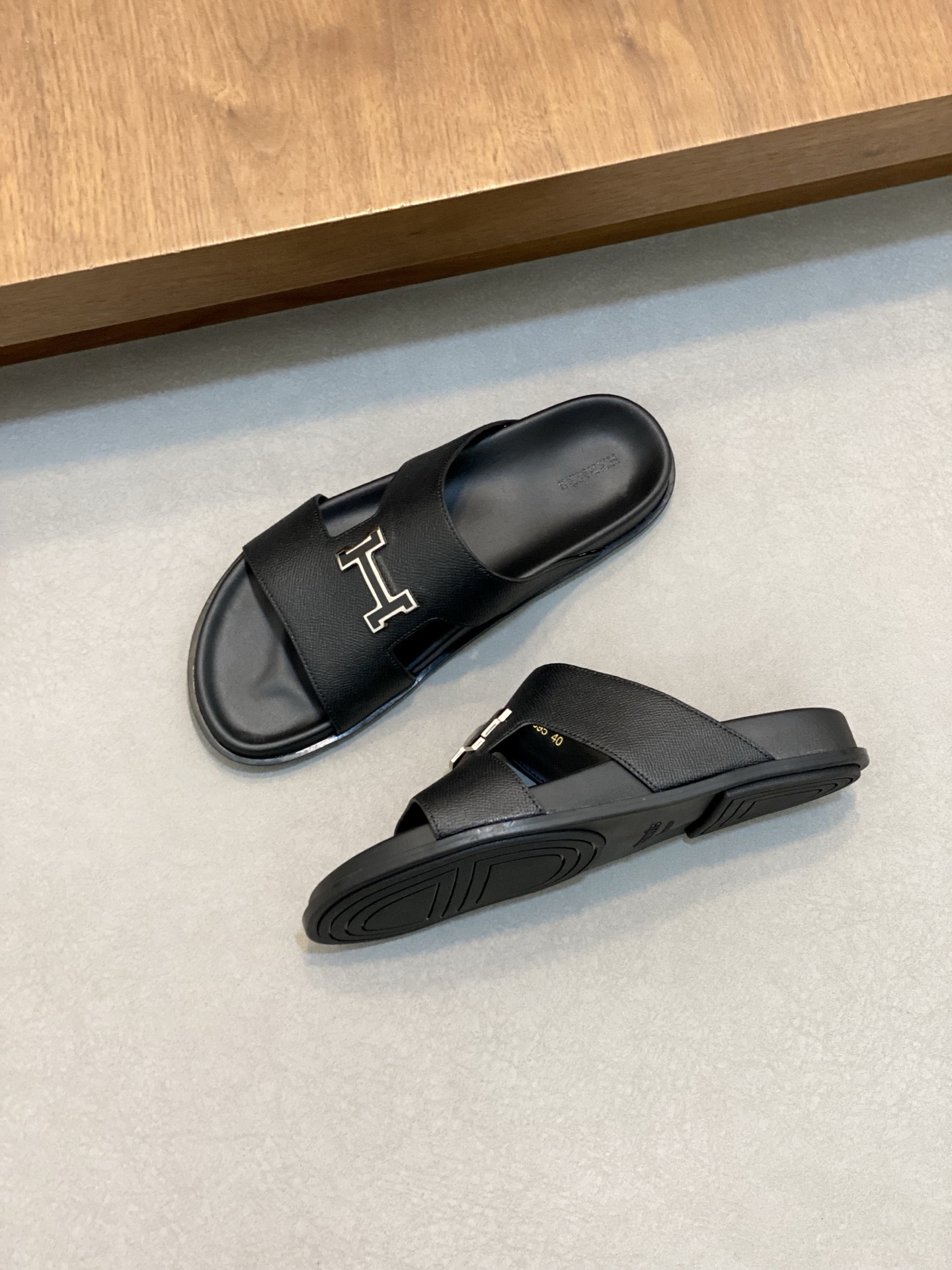 Hermes Men's Leather Sandals - Stylish and Comfortable Summer Footwear 7 i1742834881191 6665 0 5