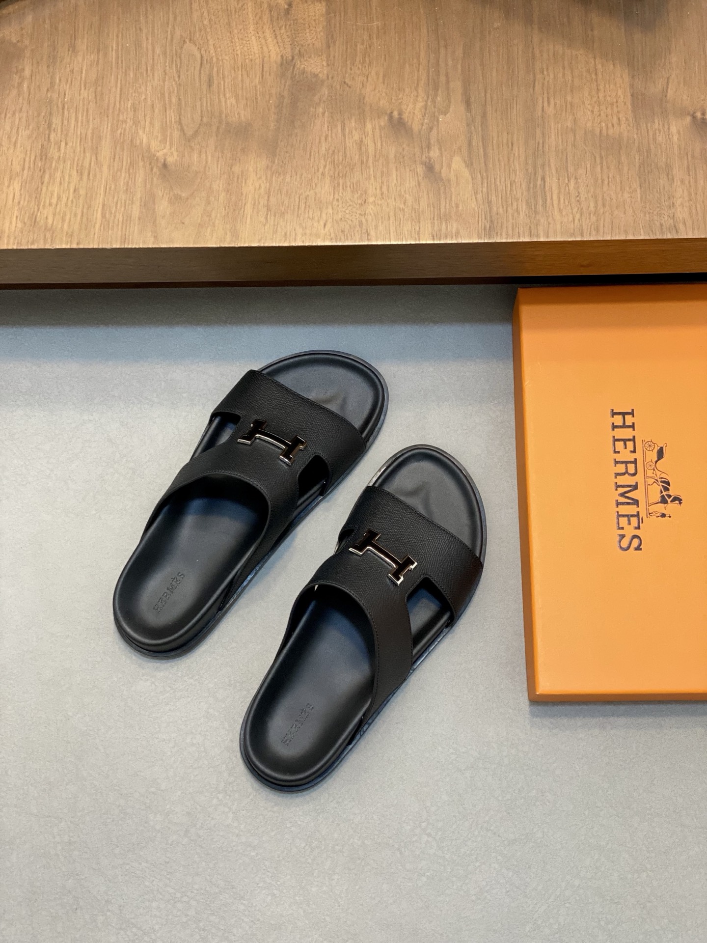 Hermes Men's Leather Sandals - Stylish and Comfortable Summer Footwear 6 i1742834891968 7478 0 4