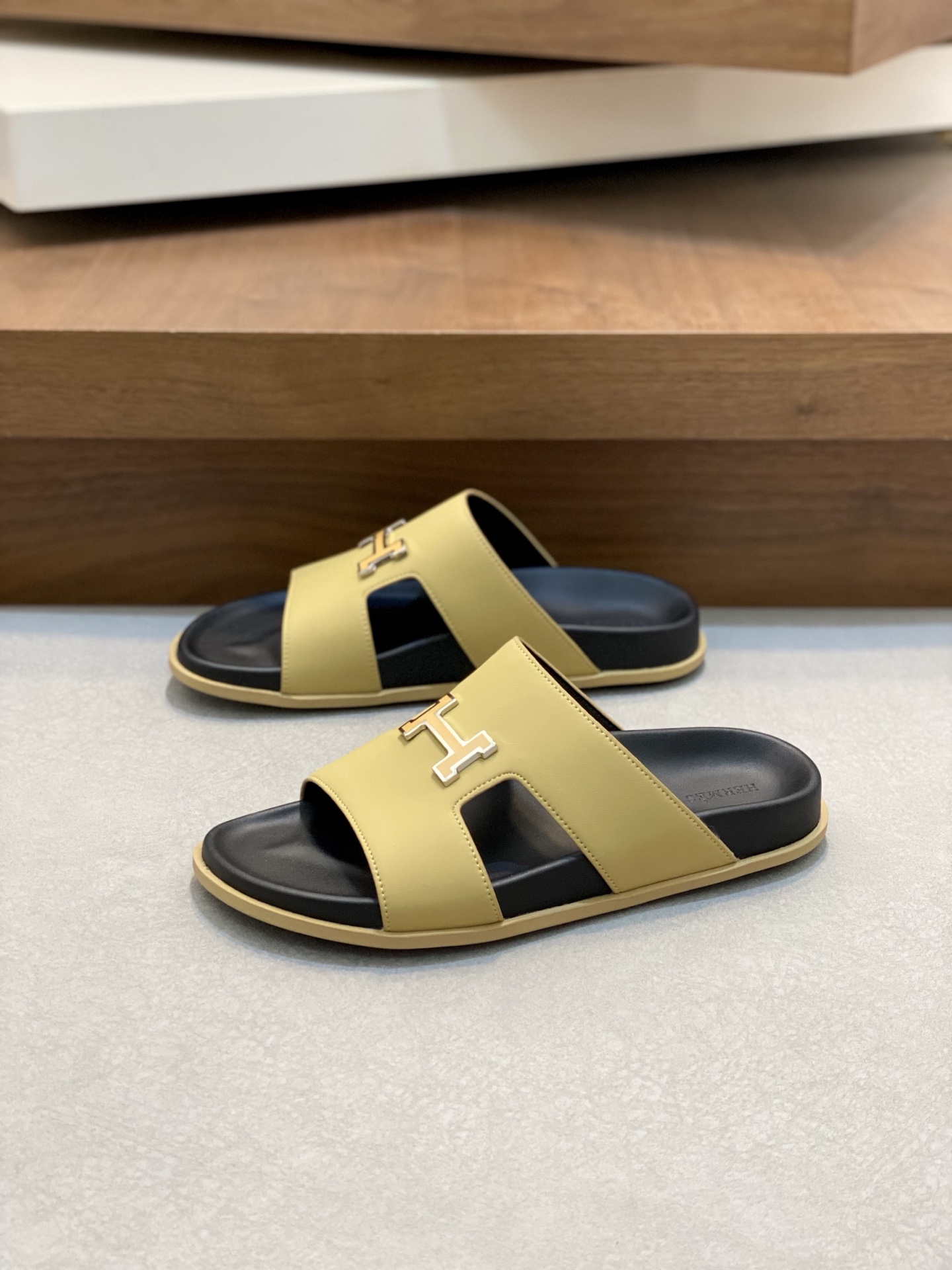 Hermes Men's Leather Sandal Slip-On Slides Summer Beach Shoes Size 39-44 4 i1742835099691 4265 0 2
