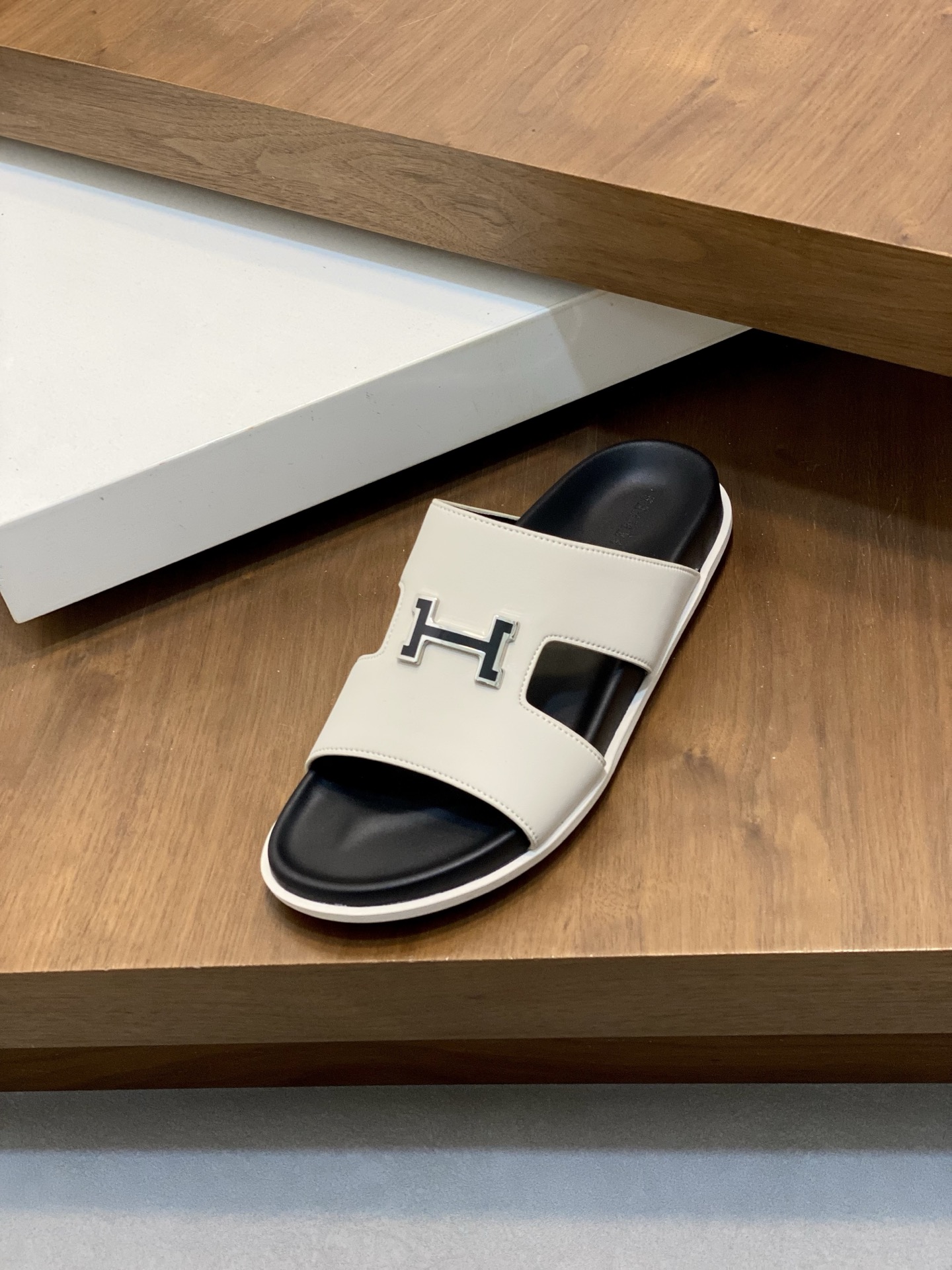 Hermes Men's Leather Slides Sandals Stylish Summer Beach Slippers 7 i1742835174680 3433 0 5