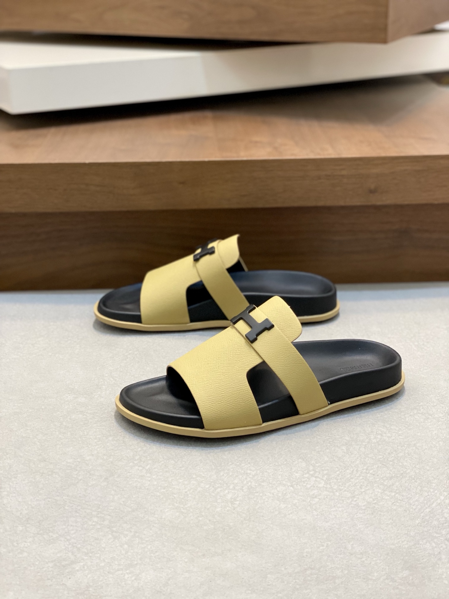 Hermes Men's Leather Sandals Slides Summer Beach Slippers, Sizes 39-44 4 i1742835395174 9583 0 2