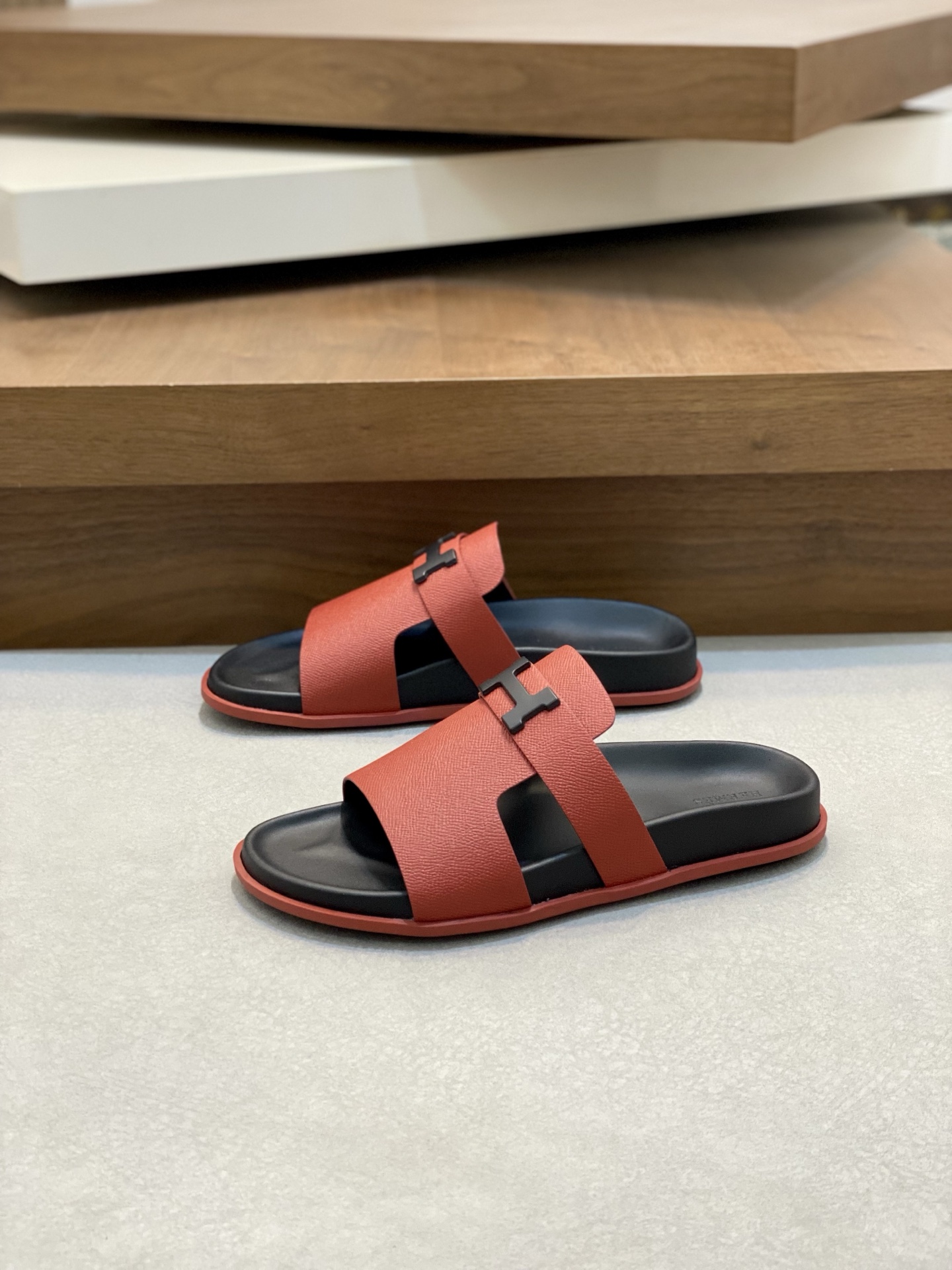 Hermes Men's Leather Slides Sandals Fashionable and Comfortable 4 i1742835438393 1402 0 2