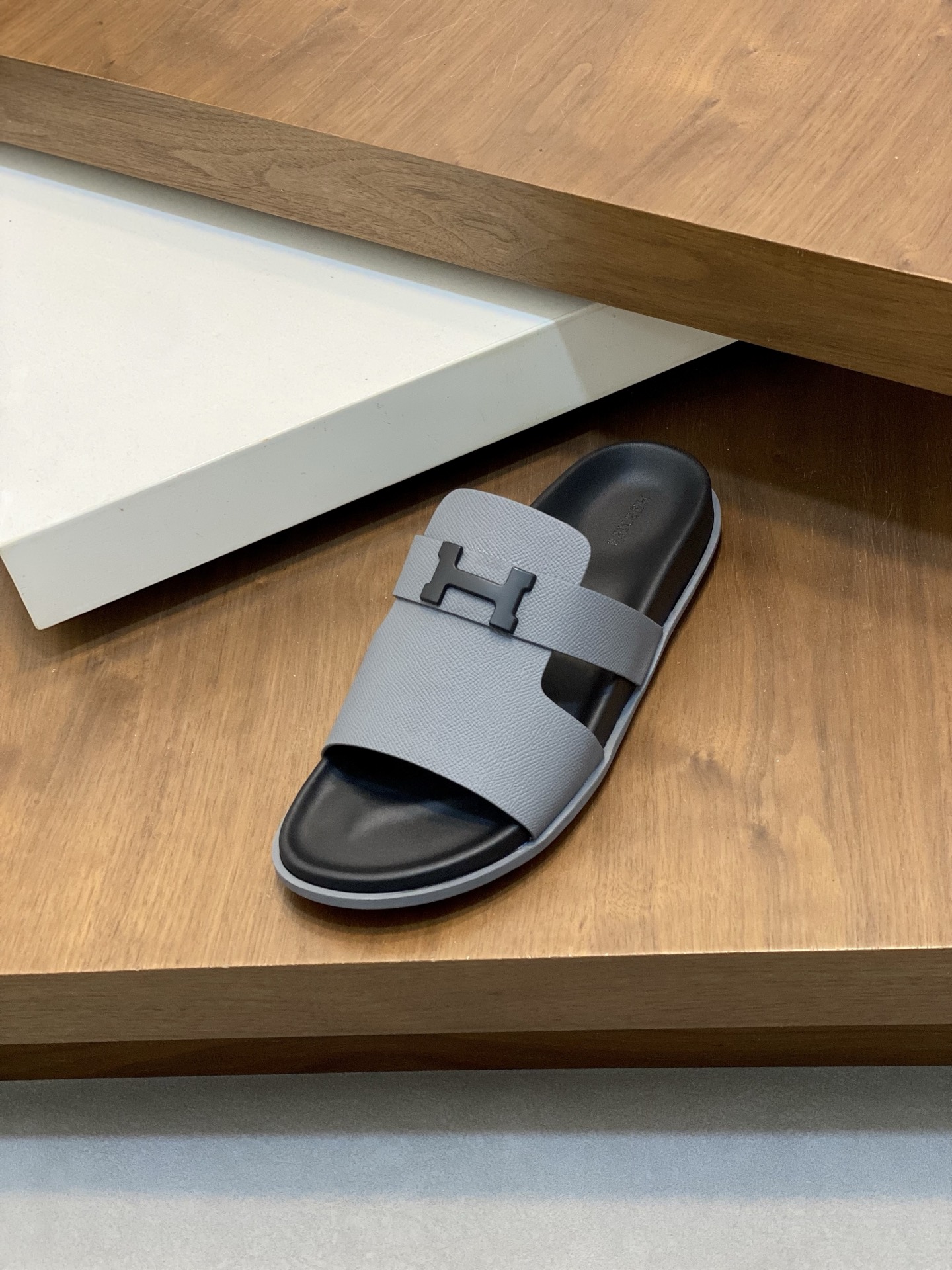 Elegant Hermes Leather Slides for Men - Stylish and Comfortable Footwear 7 i1742835476758 1600 0 5