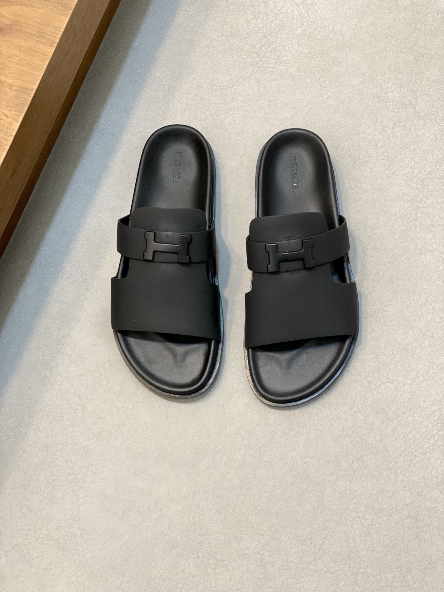 Hermes Men's Leather Sandals Comfortable Non-Slip Rubber Sole, Sizes 39-44 2 i1742835764380 8857 0 0