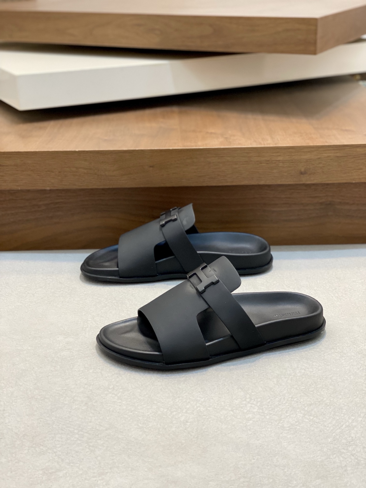 Hermes Men's Leather Sandals Comfortable Non-Slip Rubber Sole, Sizes 39-44 4 i1742835770513 3784 0 2
