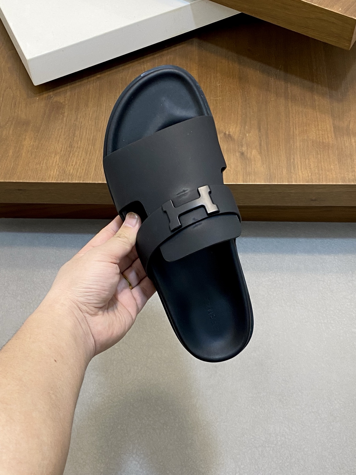 Hermes Men's Leather Sandals Comfortable Non-Slip Rubber Sole, Sizes 39-44 5 i1742835770673 6922 0 3