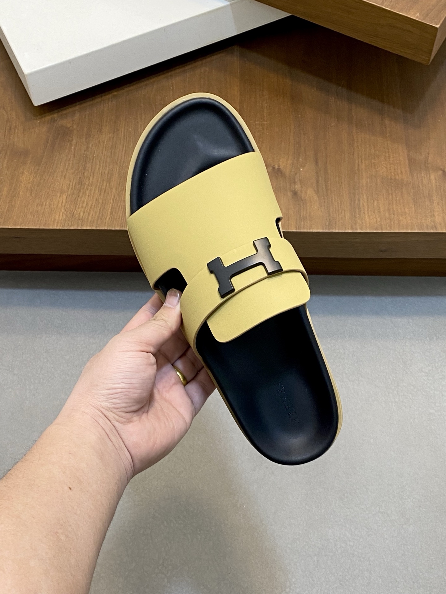 Hermes Leather Sandals - Comfortable & Stylish, Sizes 39-44 Available 5 i1742835822973 7366 0 3