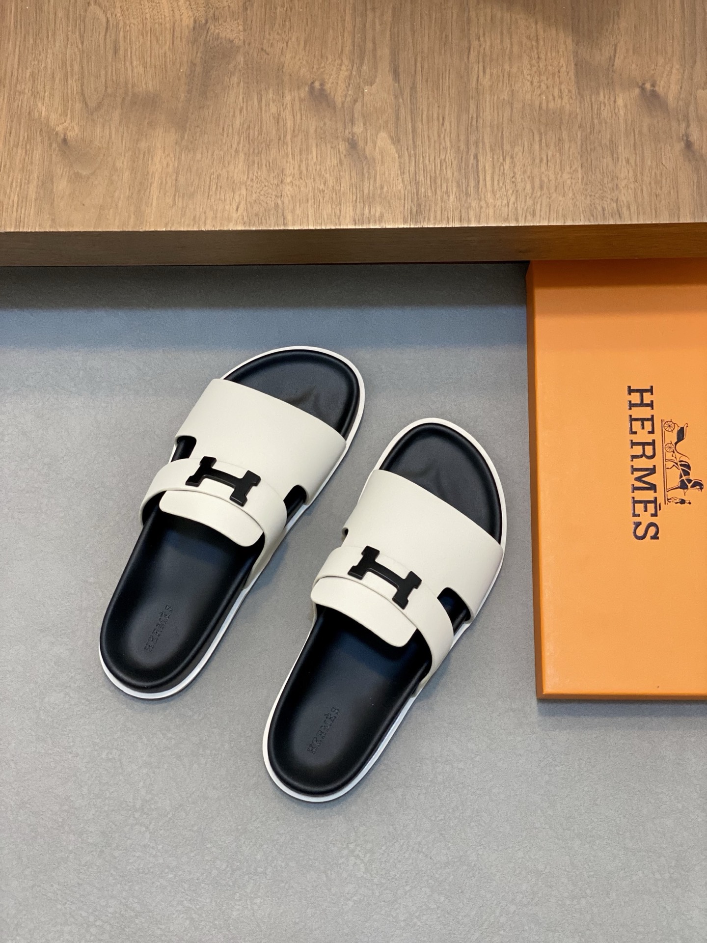 Hermes Men's Leather Sandals Fashionable Non-Slip Rubber Sole, Sizes 39-44 3 i1742835837488 4670 0 1