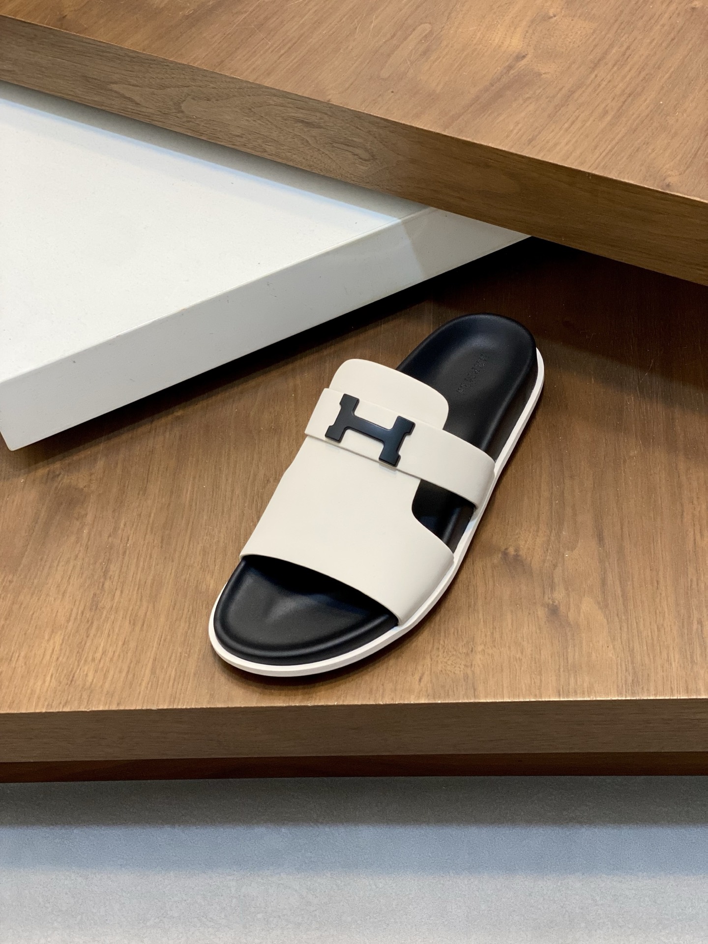 Hermes Men's Leather Sandals Fashionable Non-Slip Rubber Sole, Sizes 39-44 7 i1742835842560 4285 0 5
