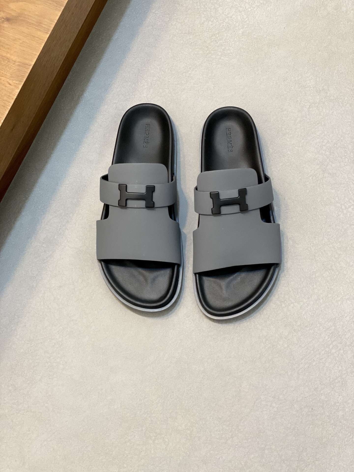 Hermes Men's Leather Slides Sandals Comfortable Non-slip Beach Slippers 1 Hermes Men's Leather Slides Sandals Comfortable Non-slip Beach Slippers