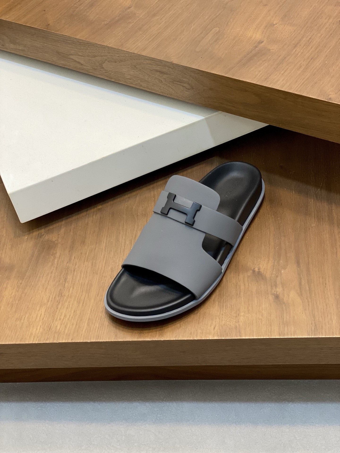 Hermes Men's Leather Slides Sandals Comfortable Non-slip Beach Slippers 7 i1742835854760 7202 0 5