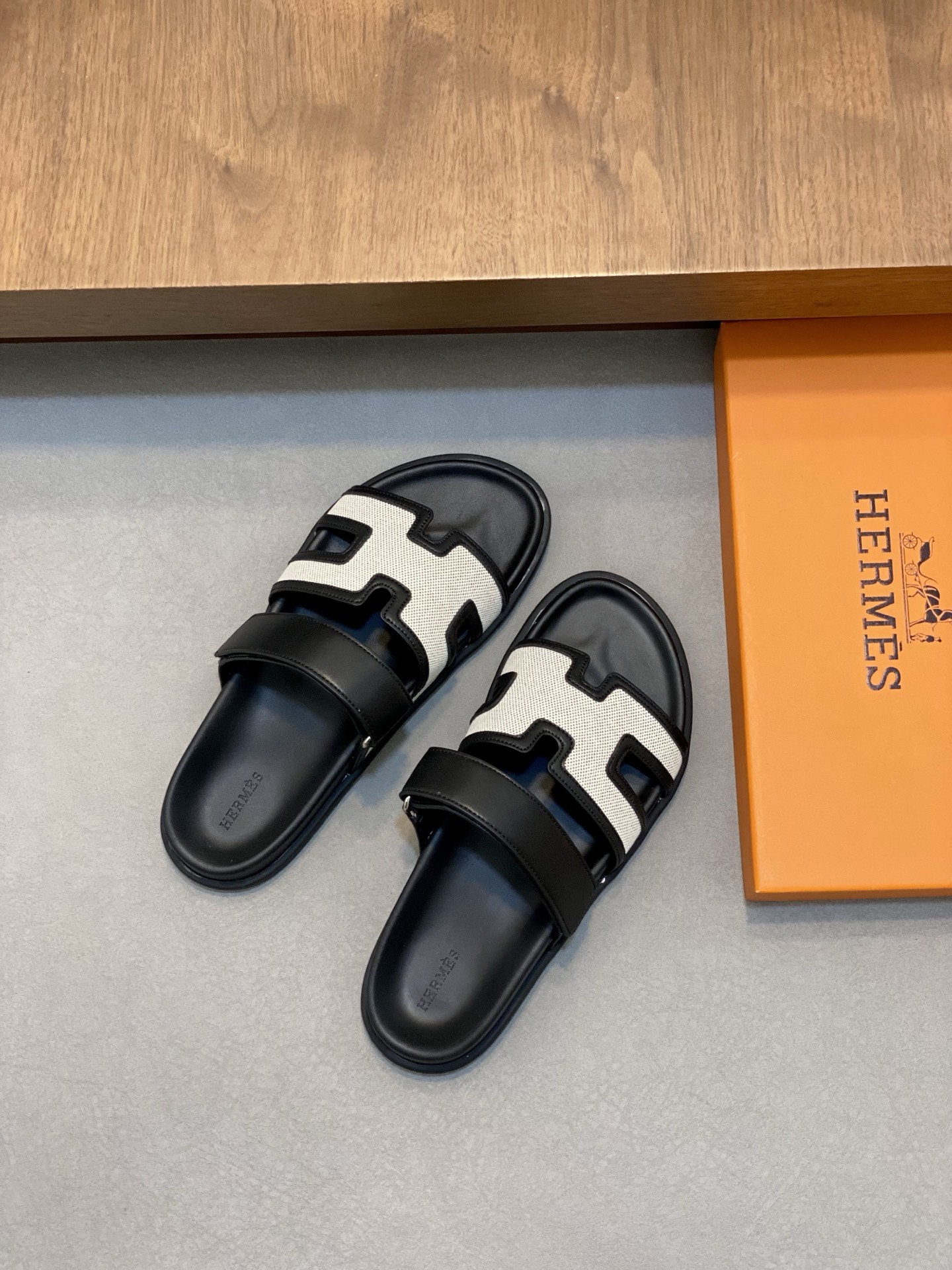 Hermes Men's Stylish Leather Sandals, Durable Anti-Slip Rubber Sole, Sizes 39-44 3 i1742923485131 1793 0 1