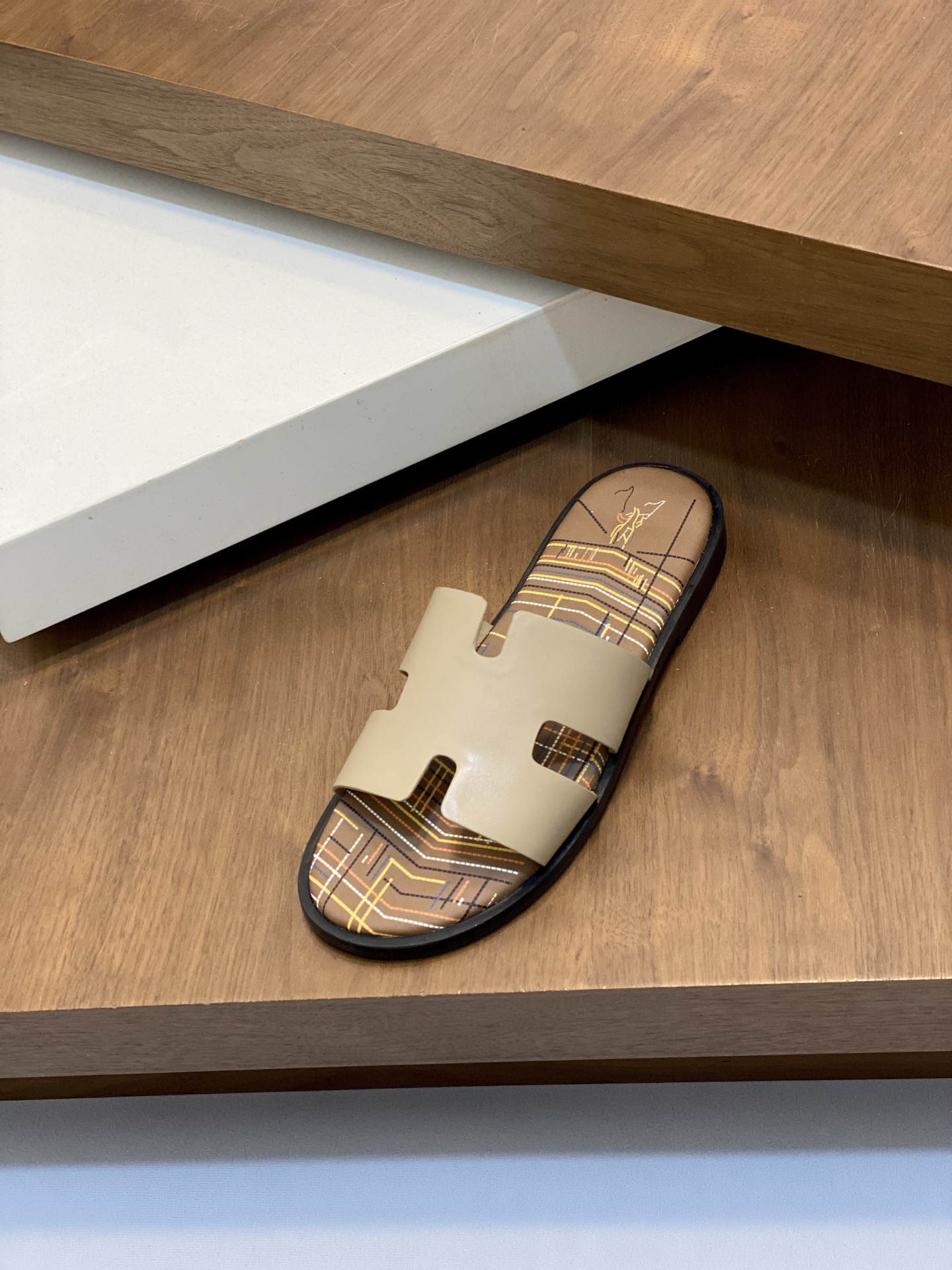 Elegant Leather Slides - Comfortable, Stylish Sandals for Women & Men 7 i1742923586932 2763 0 5