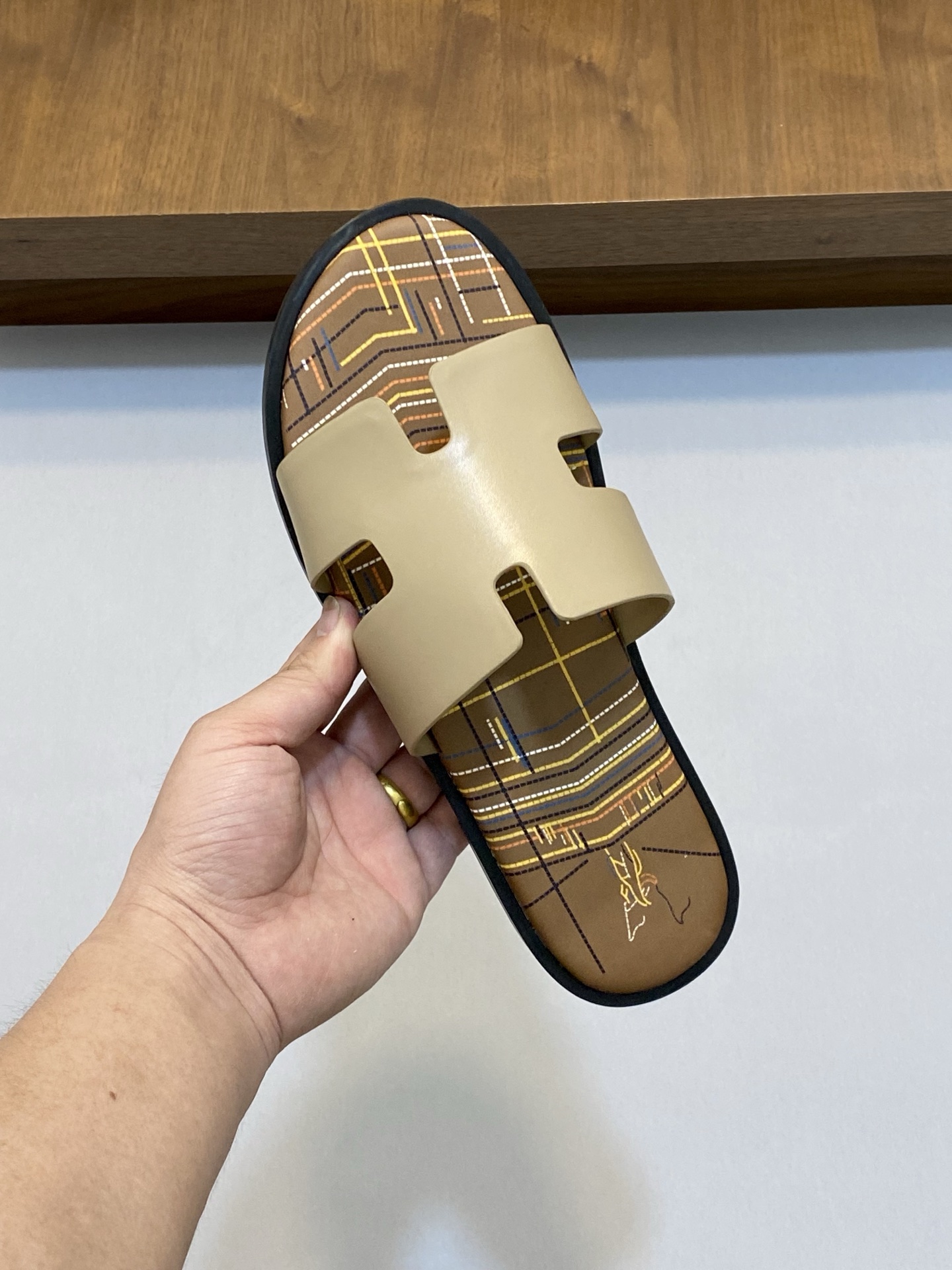 Elegant Leather Slides - Comfortable, Stylish Sandals for Women & Men 5 i1742923587408 3430 0 3