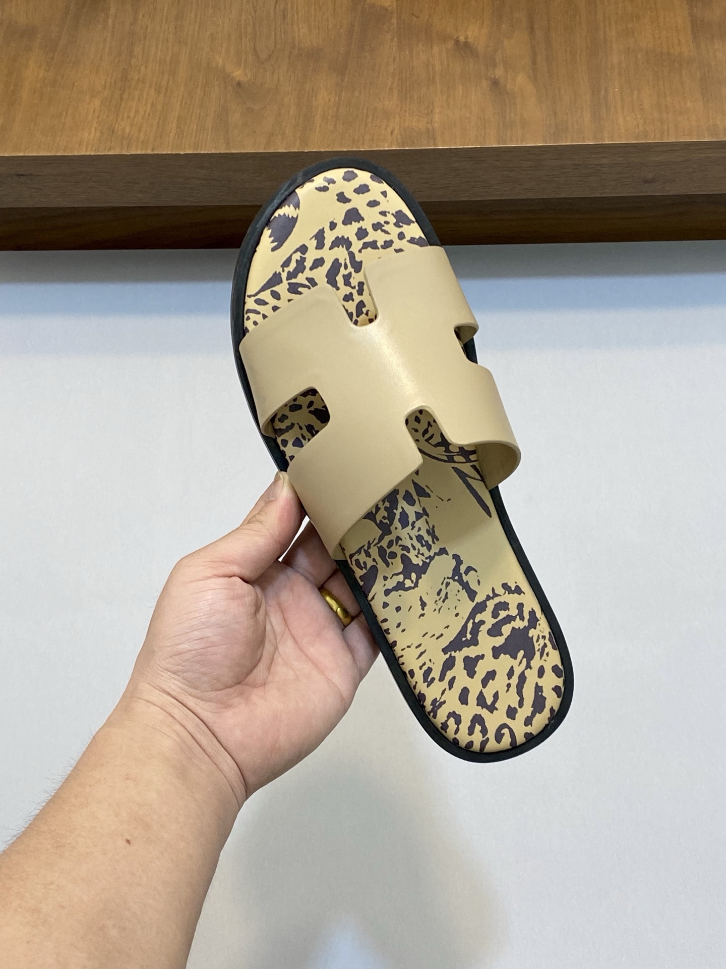 Elegant Hermes Slides for Women in Leopard Print, Sizes 39-44 5 i1742923659571 7277 0 3