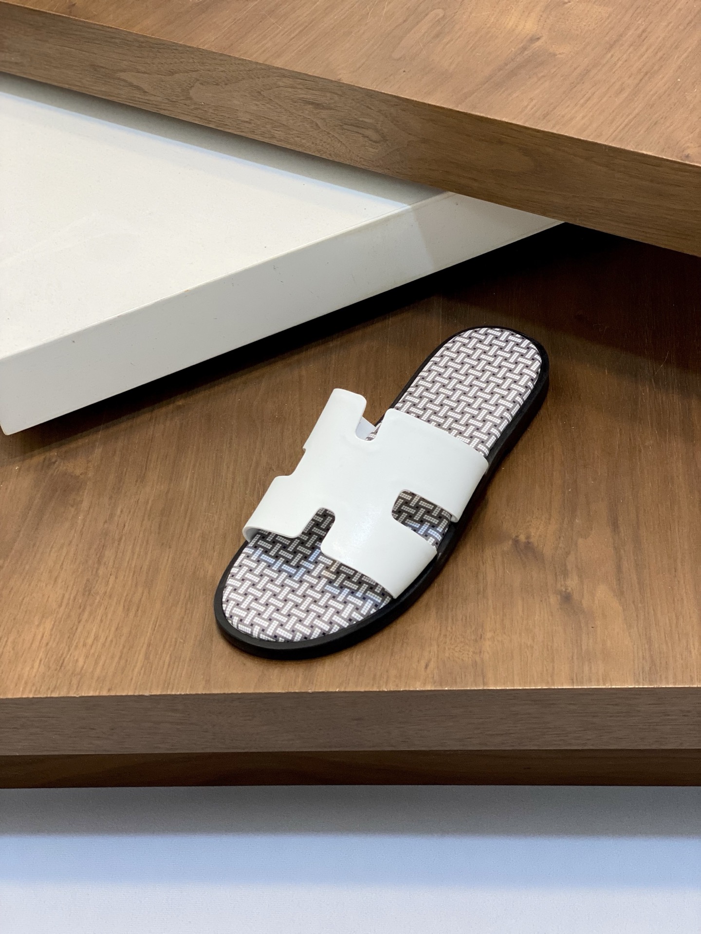 Elegant Hermes White Leather Slides - Sizes 39-44 Available Now! 7 i1742923672583 9658 0 5