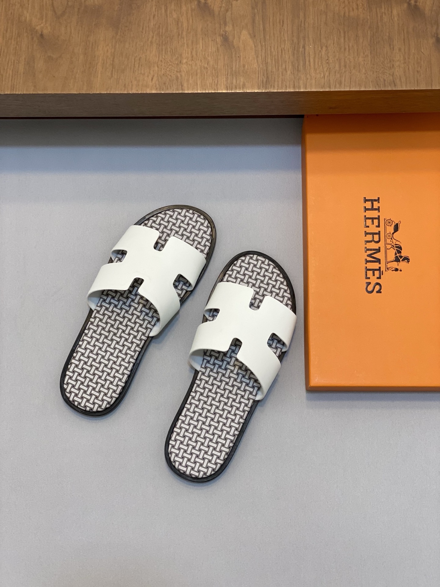 Elegant Hermes White Leather Slides - Sizes 39-44 Available Now! 3 i1742923672616 7502 0 1