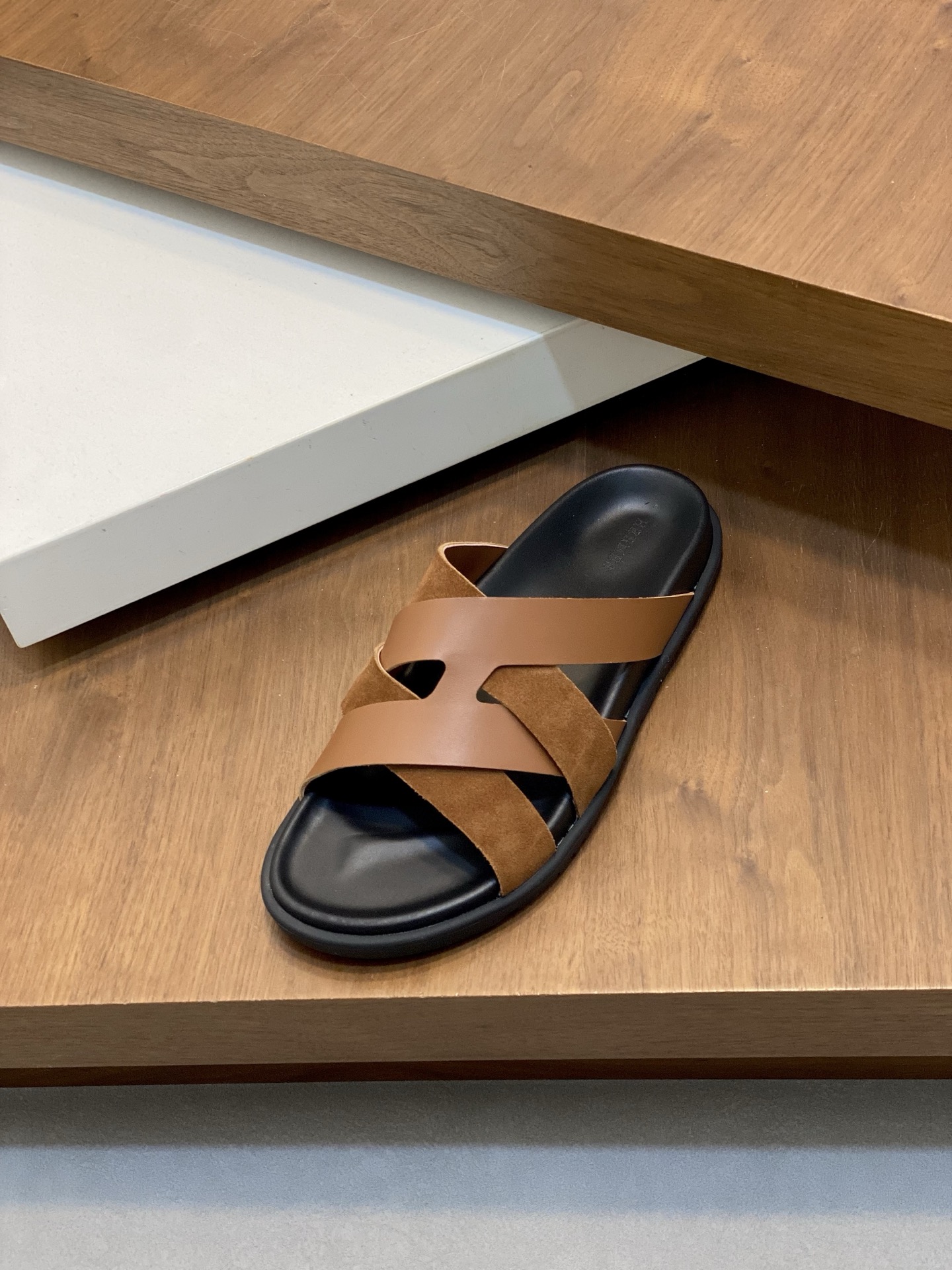 Hermès Men's Stylish Leather Cross Strap Sandals, Durable Anti-Slip Rubber Sole 7 i1742923814529 6702 0 5