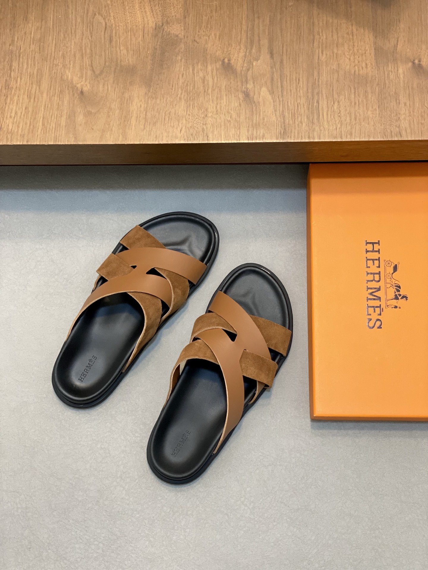 Hermès Men's Stylish Leather Cross Strap Sandals, Durable Anti-Slip Rubber Sole 3 i1742923826248 523 0 1