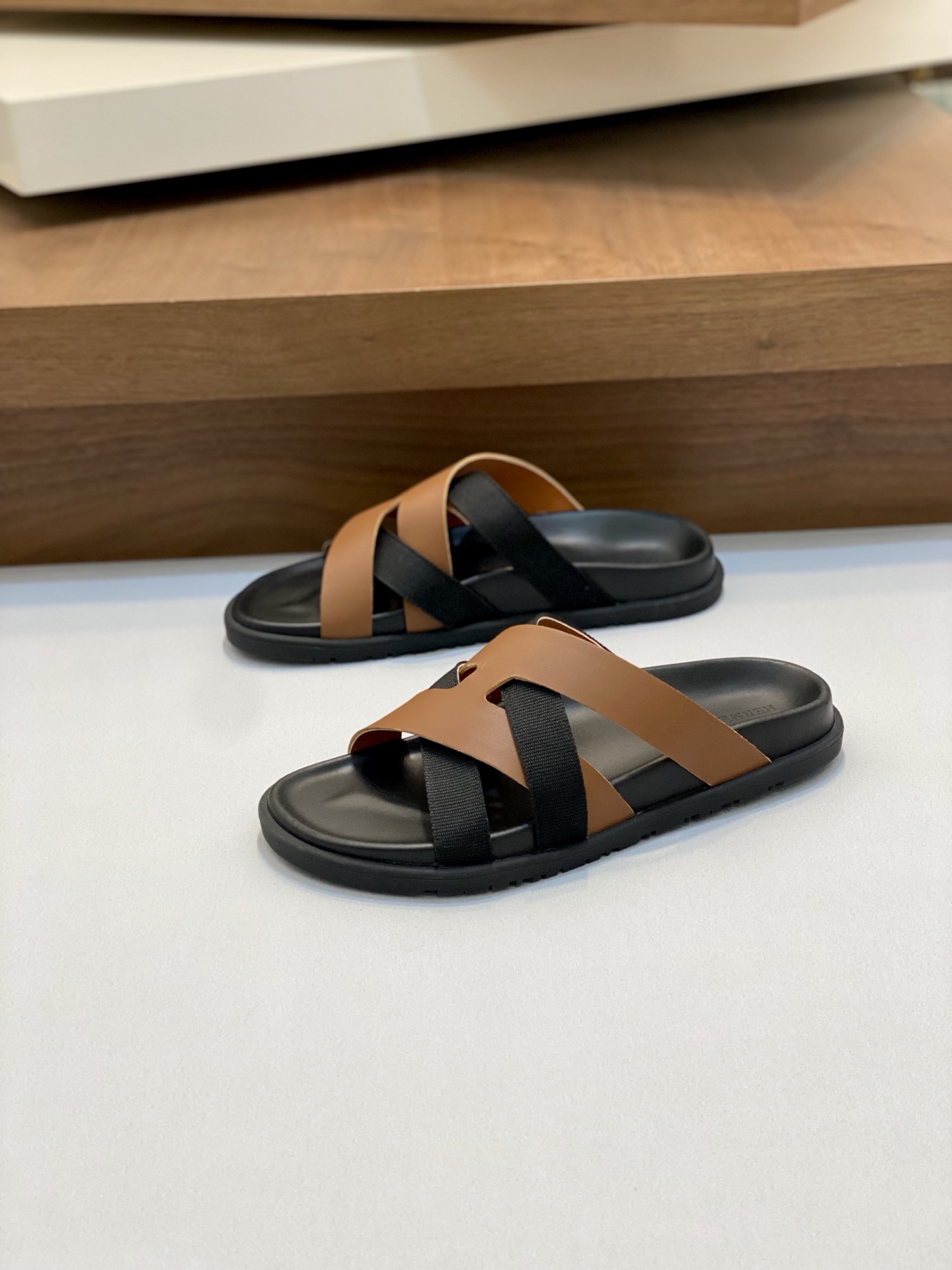Hermès Men's Chypre Sandal Leather Upper Rubber Sole Slides Slippers 4 i1742923851903 1580 0 2