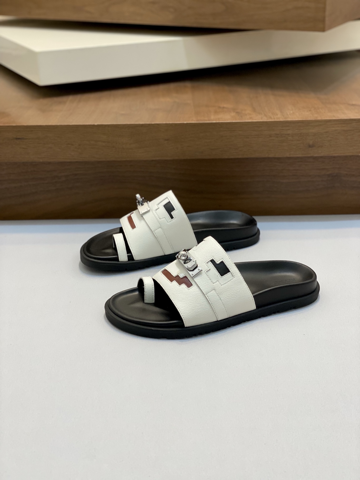 Hermes Men's White Leather Toe Ring Sandals with Buckle - Sizes 39-44 4 i1742923952876 3640 0 2