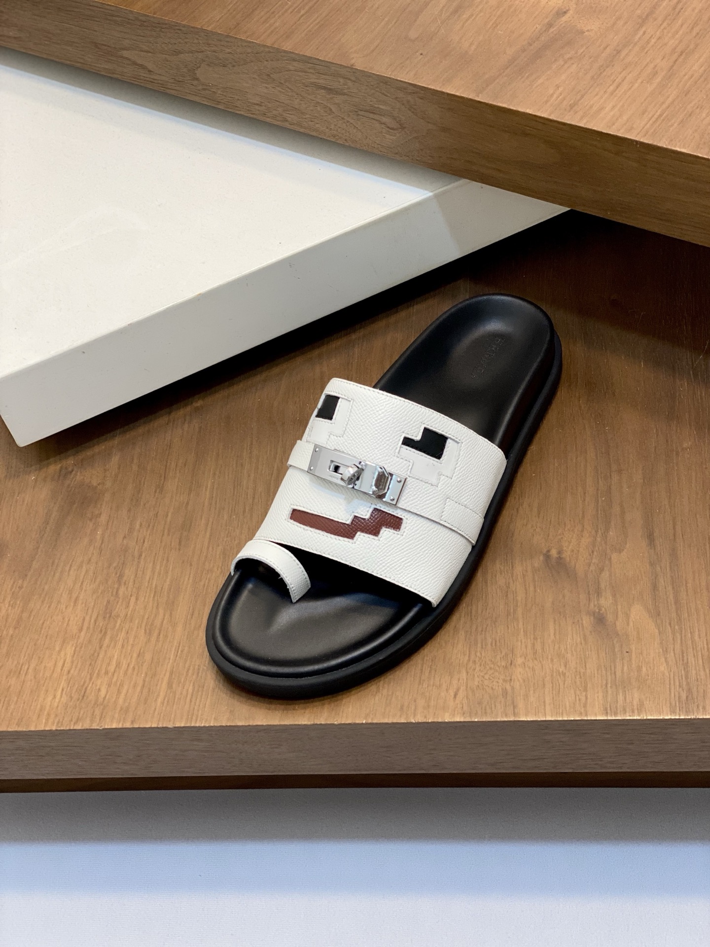 Hermes Men's White Leather Toe Ring Sandals with Buckle - Sizes 39-44 7 i1742923955095 4620 0 5